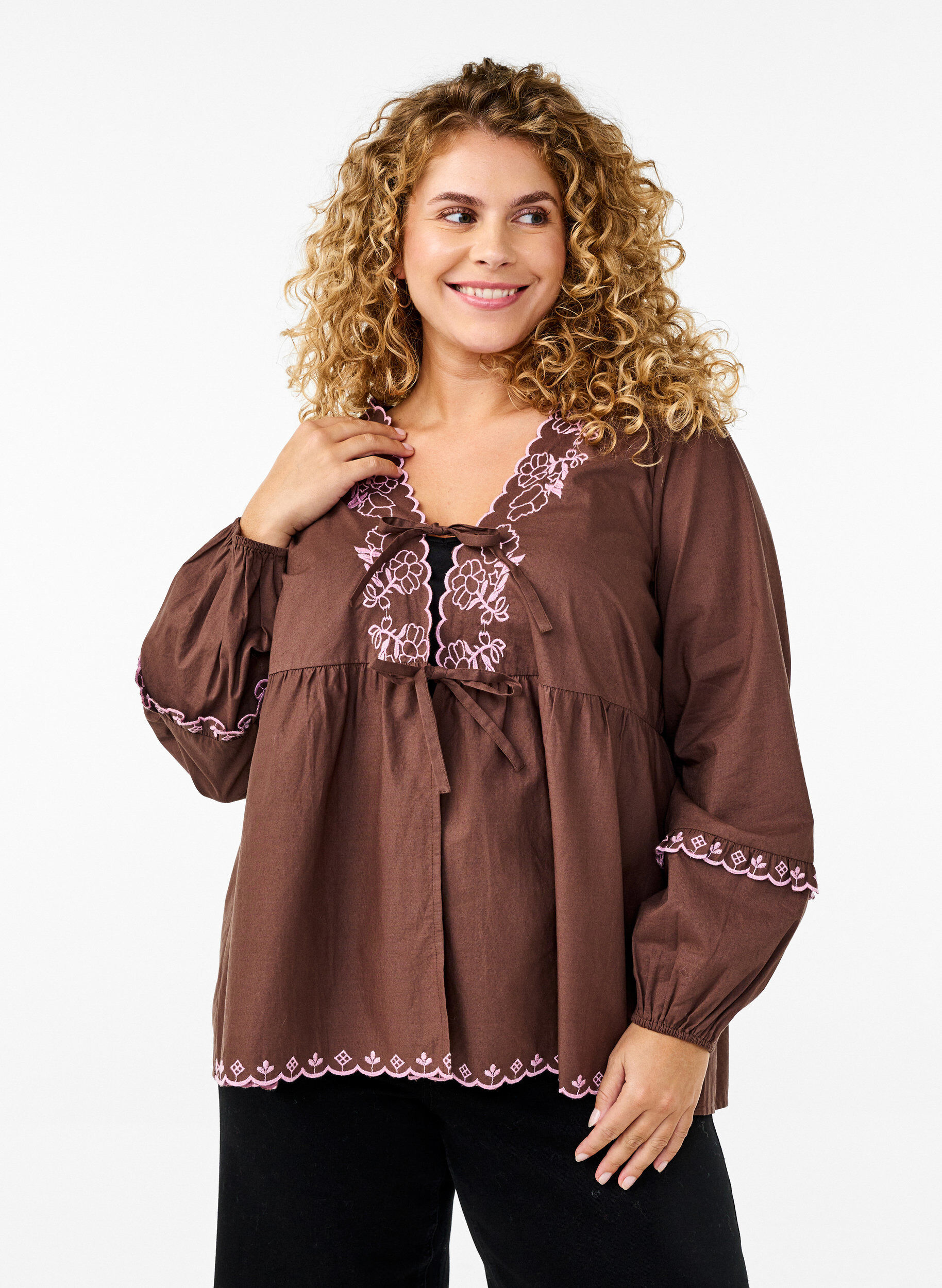 Blouse met open voorkant en geborduurde details, Bruin, Model