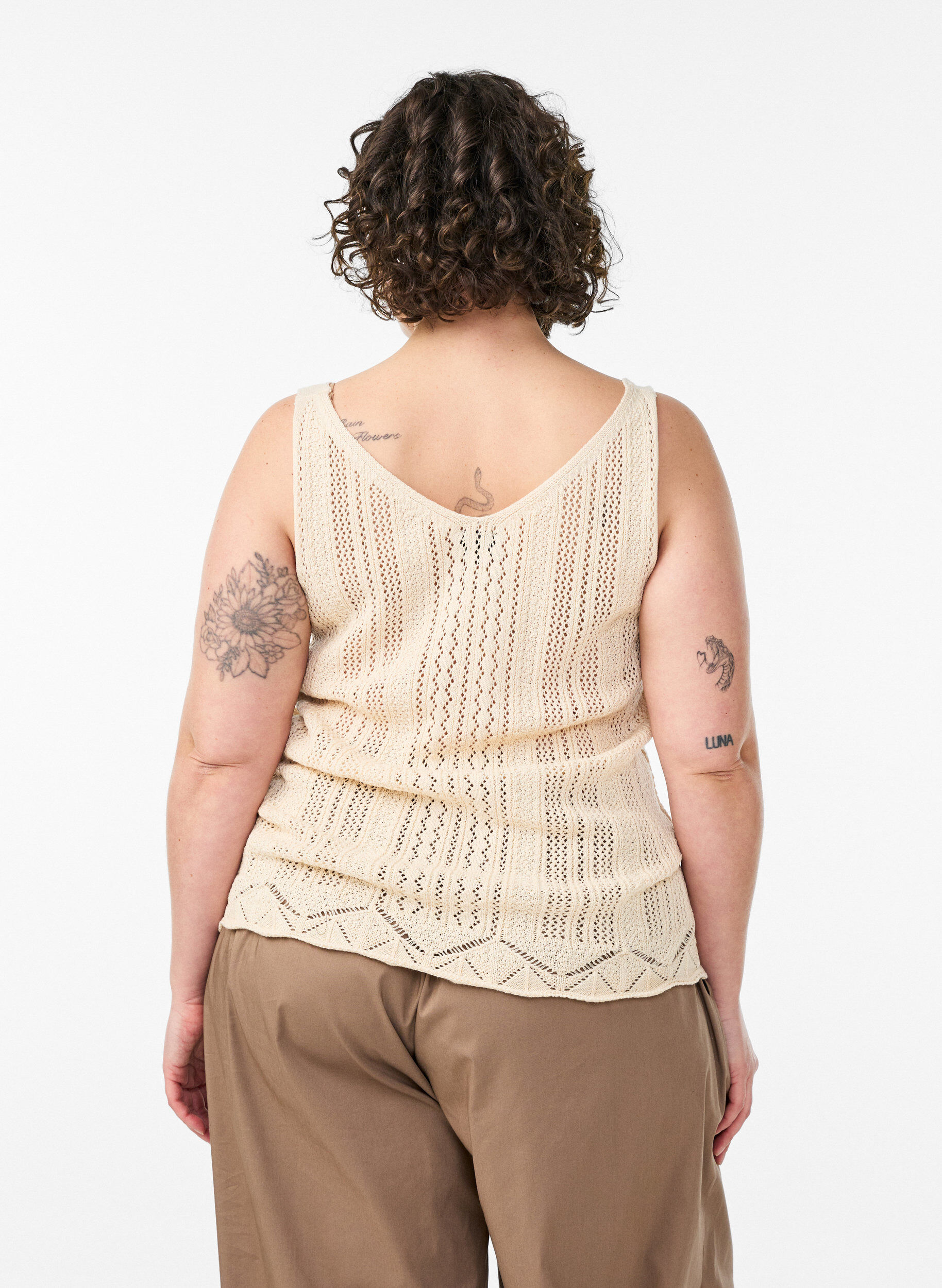ZizziGebreide top met broderie ajour en V-hals, Beige, Model image number 2