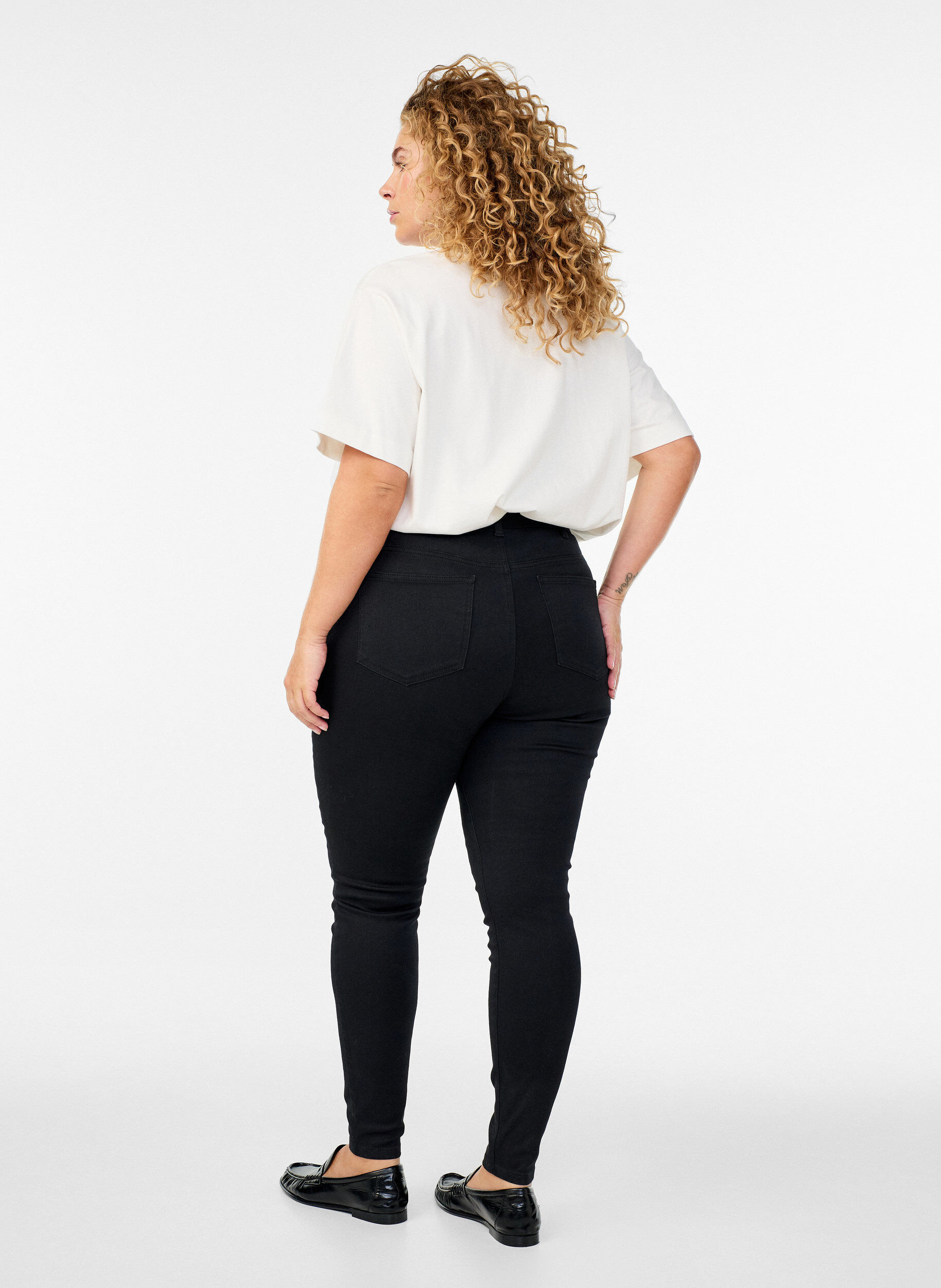 ZizziSuper slim Amy jeans met hoge taille, Zwart, Model image number 1