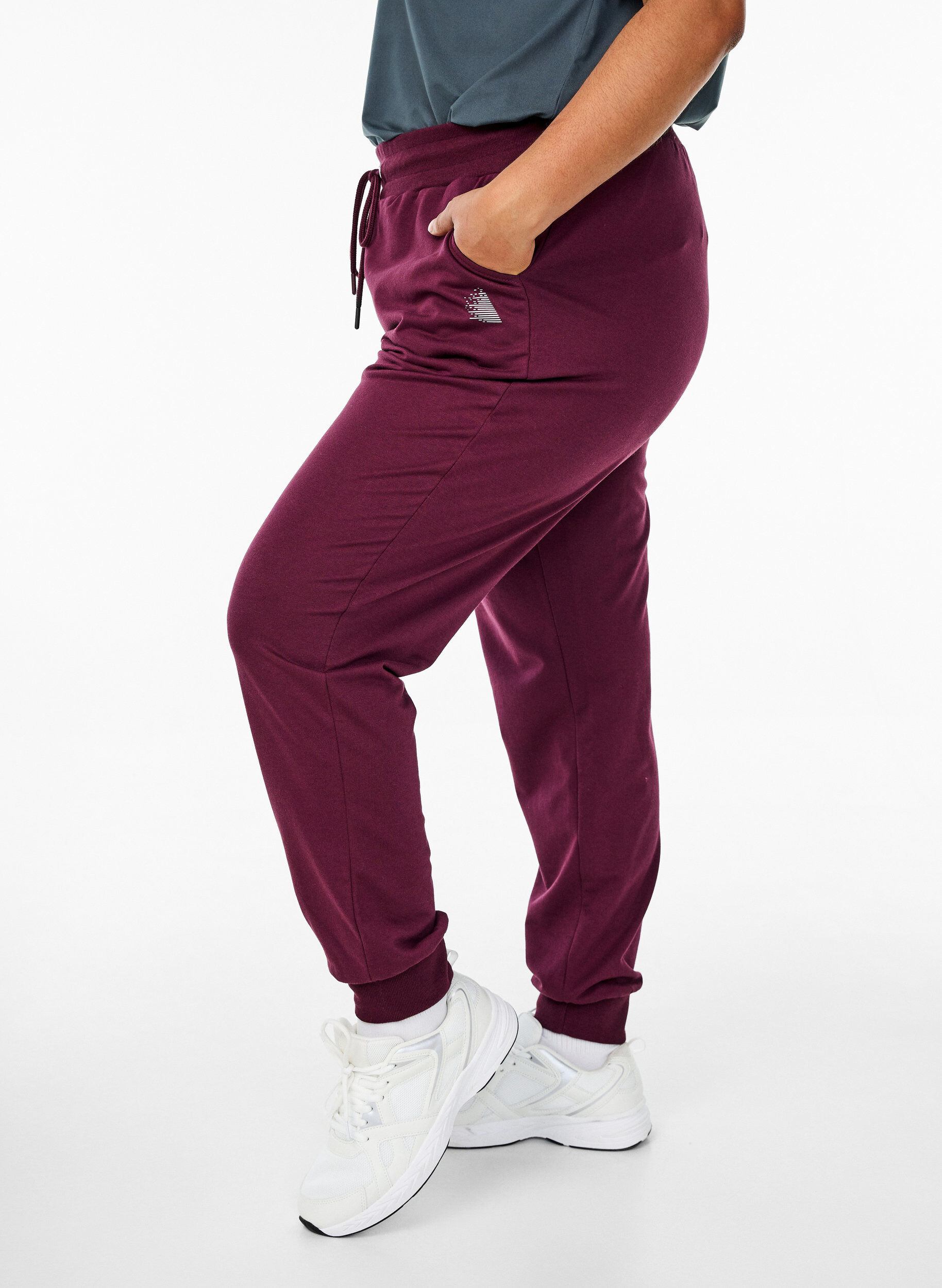 Losse trainingsbroek met zakken, Rood, Model