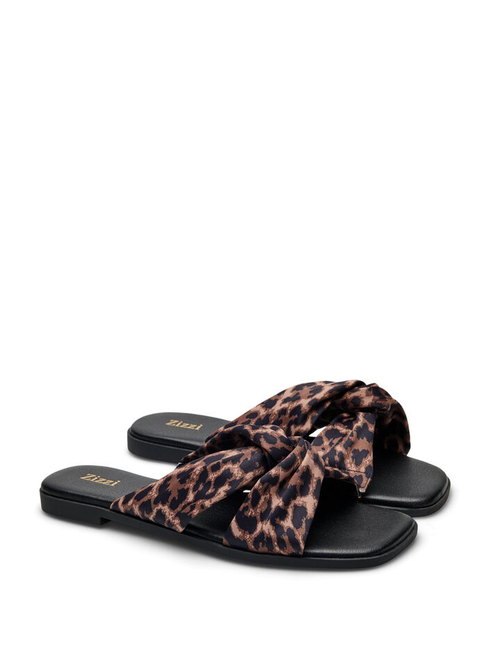 Wide fit - Slip-in met gekruiste satijnen bandjes, Leopard AOP, Packshot