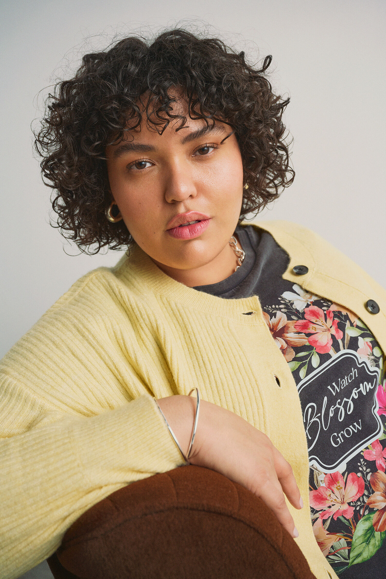 ZizziCardigan in gele tinten, , Model