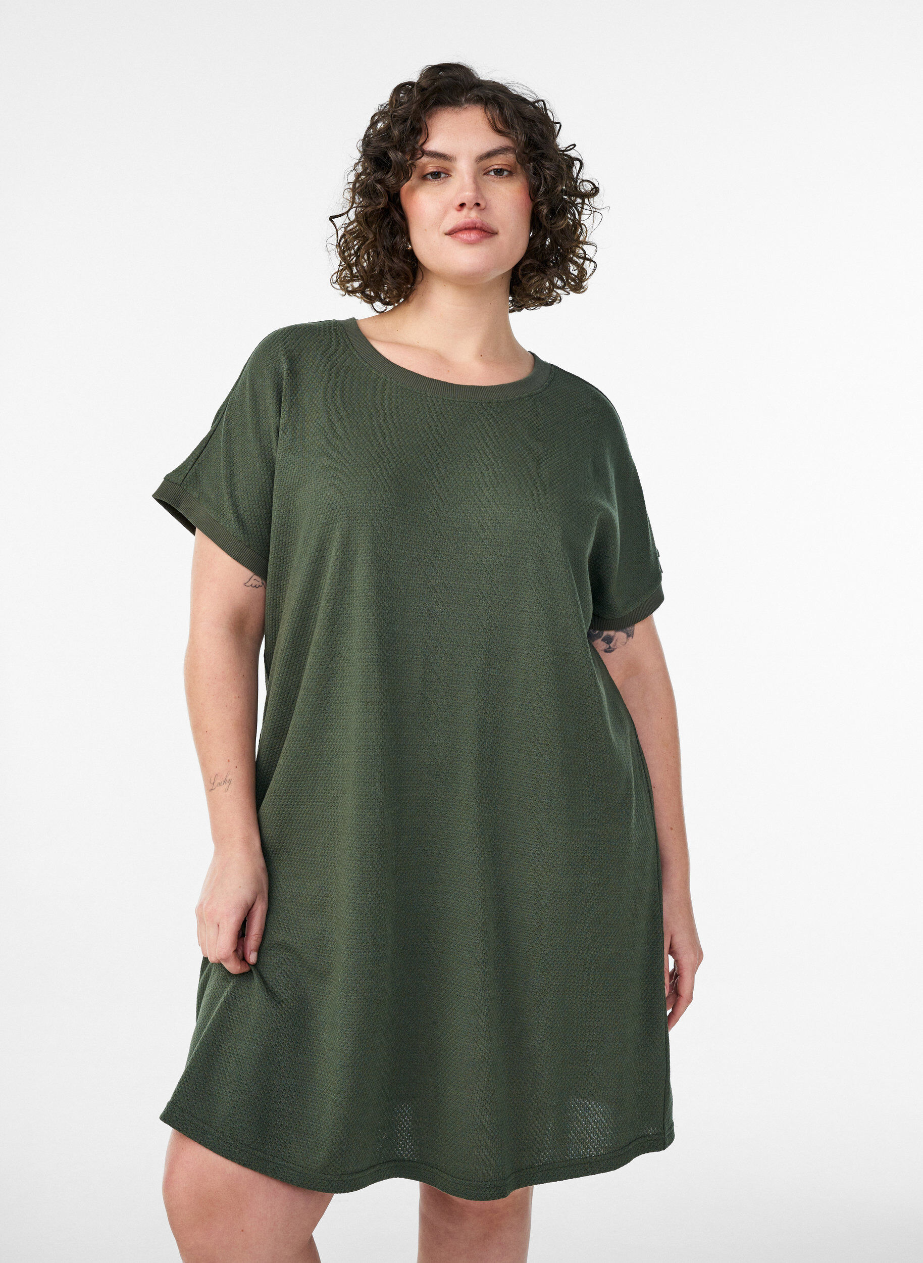 Robe courte en jersey textur&eacute; &agrave; col rond, Vert, Model