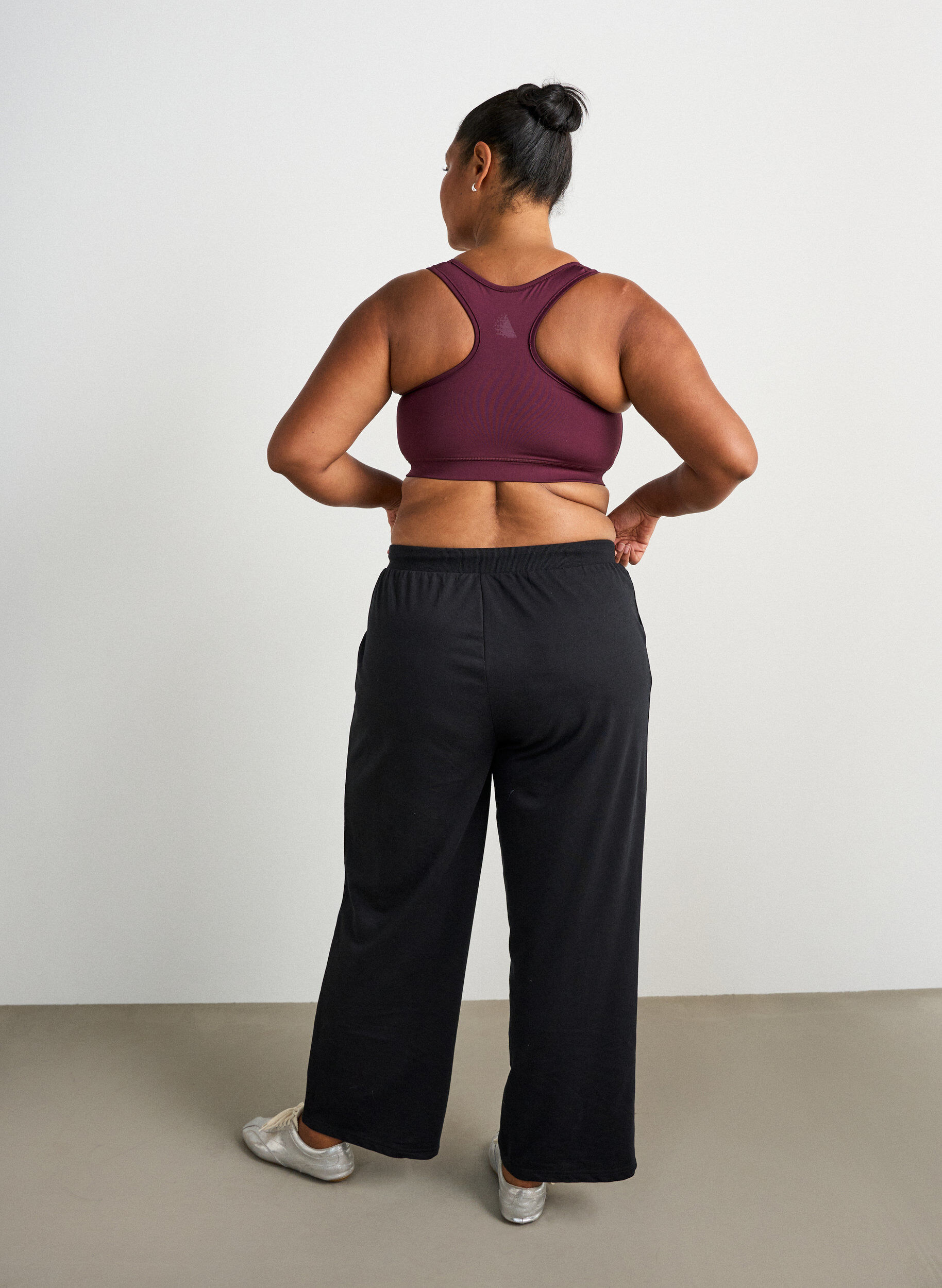 ZizziTrainingsbroek met wijde pijpen en hoge taille, Zwart, Model image number 1