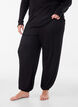 Losse pyjamabroek in viscose met een elastische taille, Zwart, Model image number 3