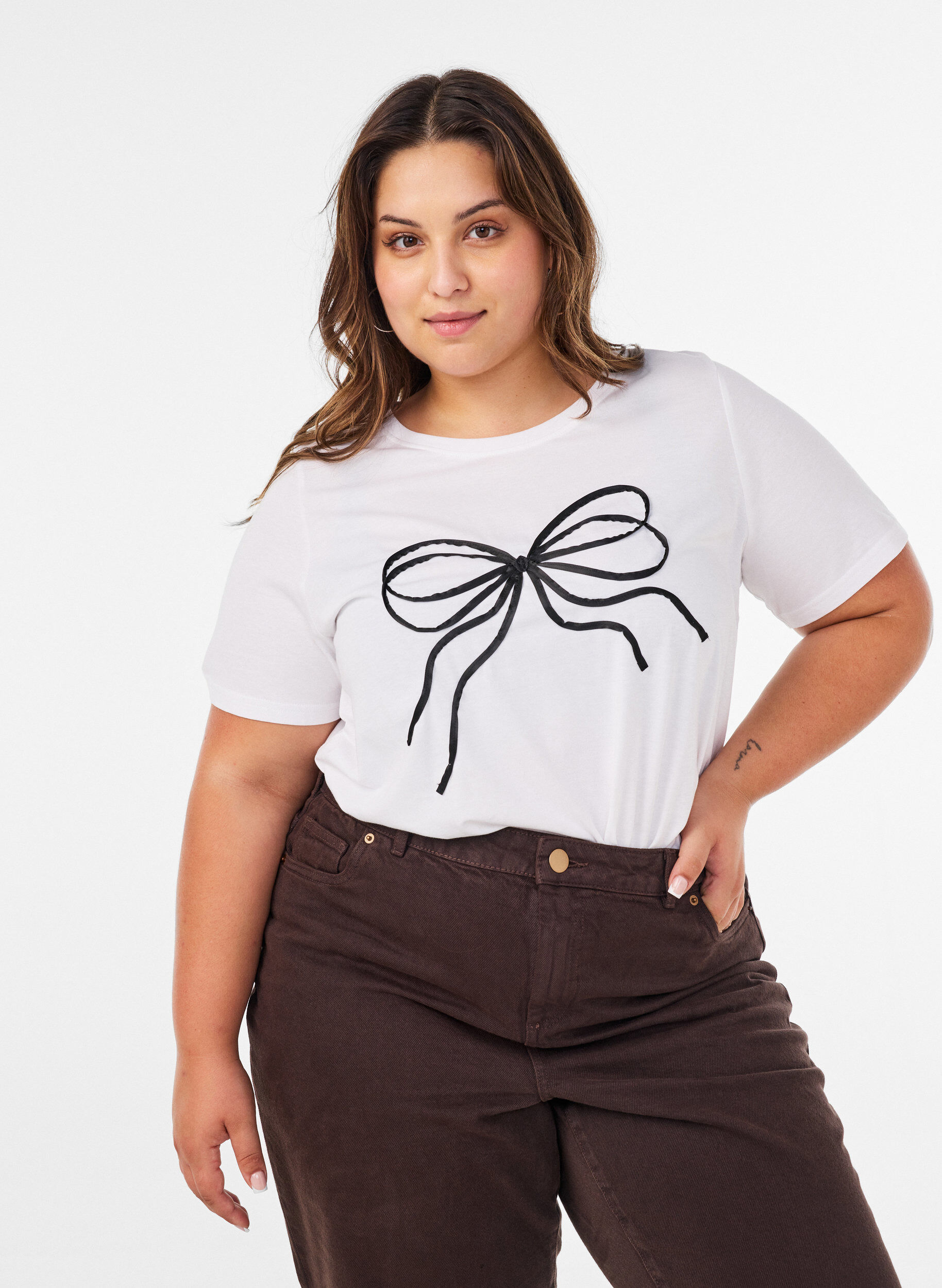 T-shirt van biologisch katoen met decoratief motief, Wit, Model