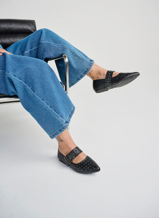 ZizziWide fit - Gepunte ballerina met gesp en studs, Black, Image image number 0