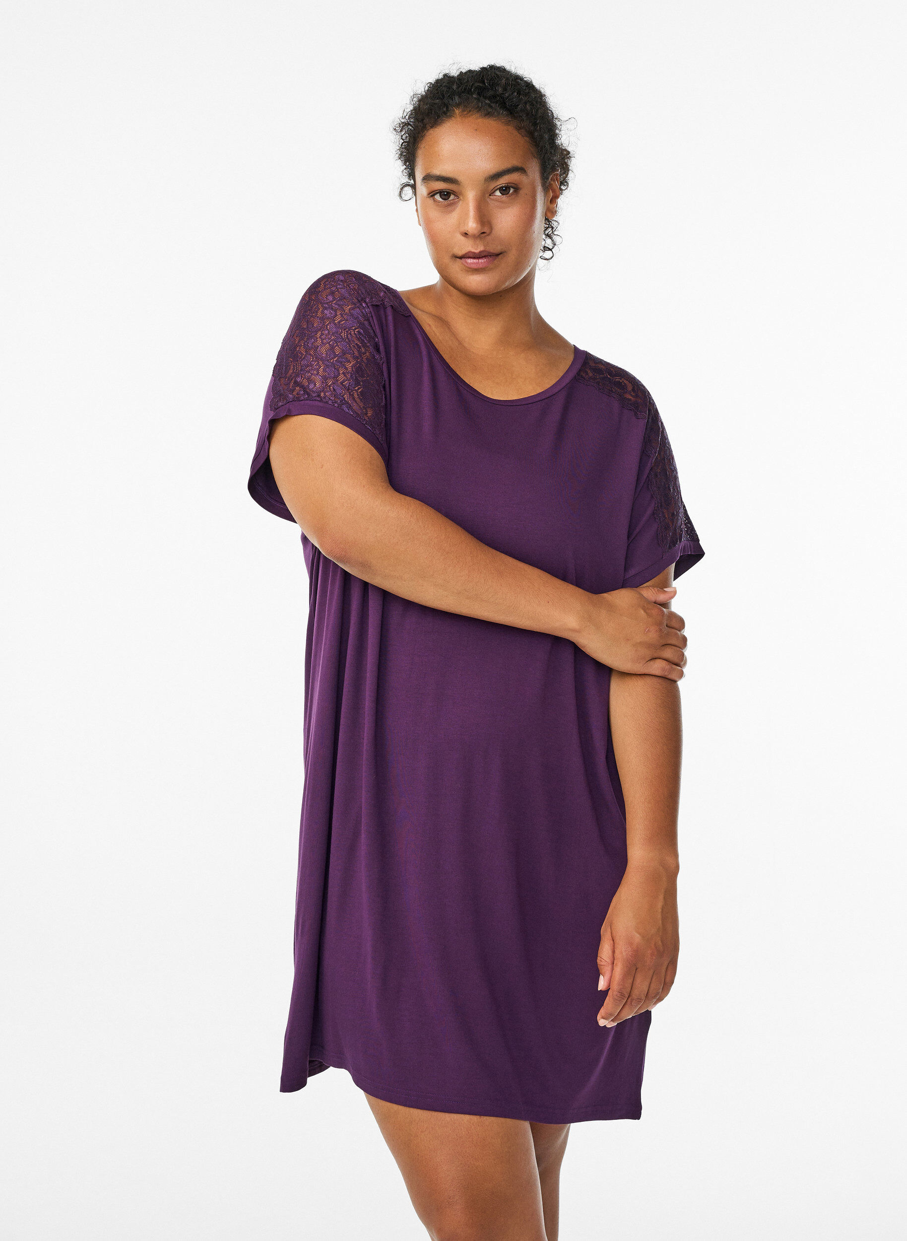 Viscose nachtjapon met kanten details, Paars, Model