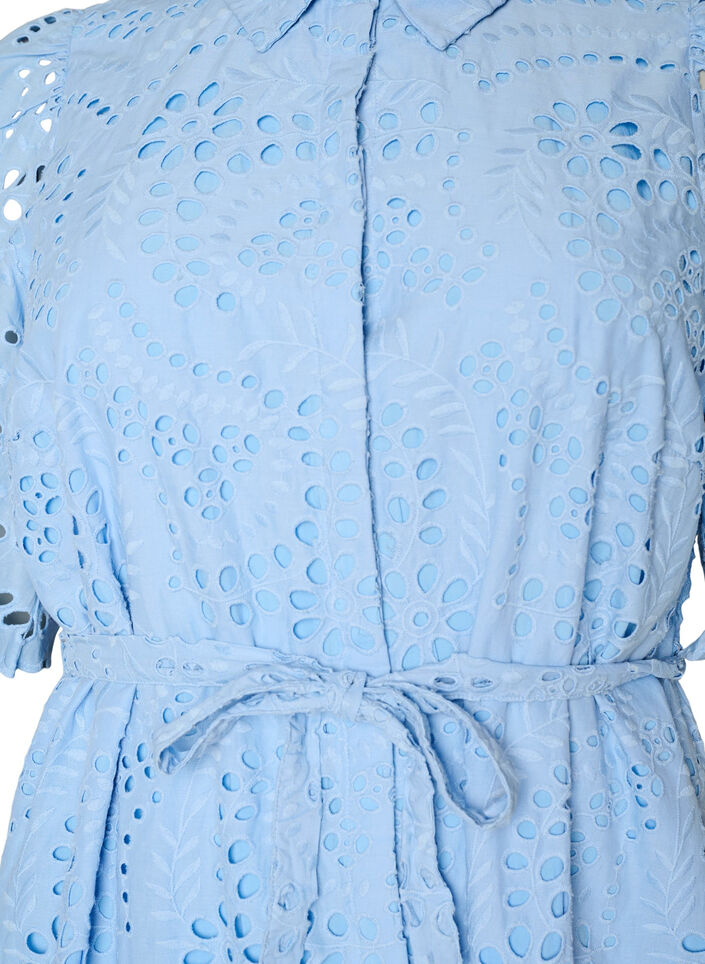 Blousejurk in broderie anglaise met strikceintuur, Blauw, Packshot
