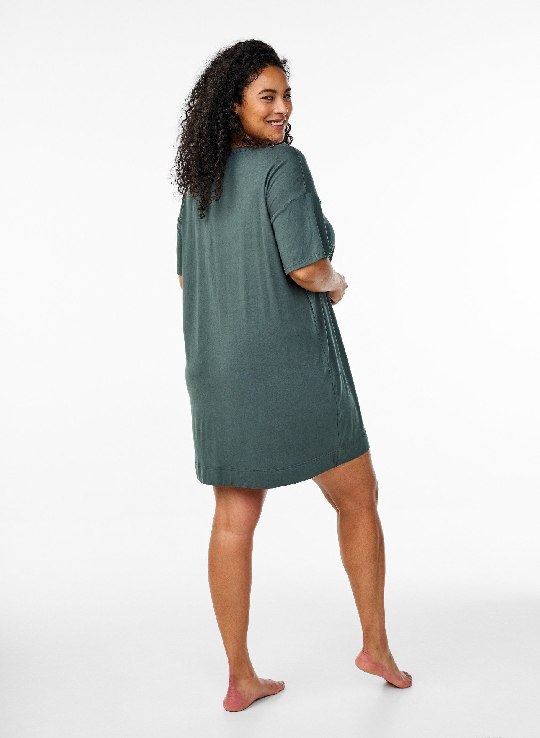 ZizziNachthemd met korte mouwen in viscose, Urban Chic, Model image number 1