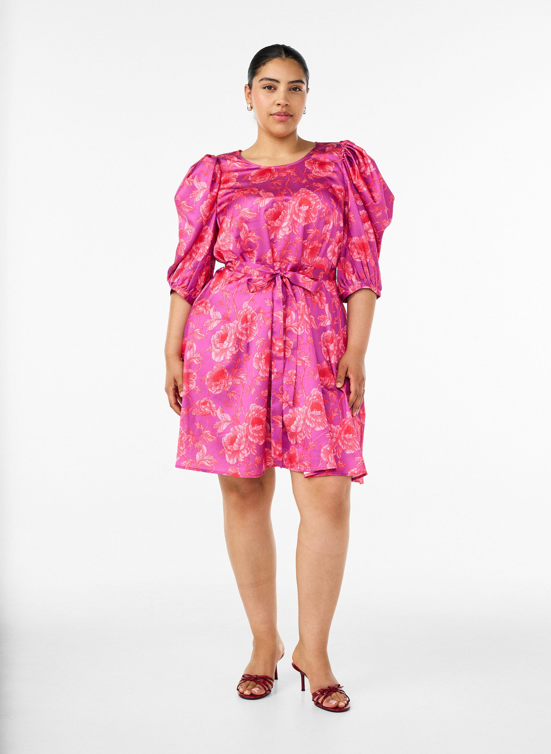 ZizziBloemenjurk met pofmouwen en strikceintuur, Roze, Model image number 1