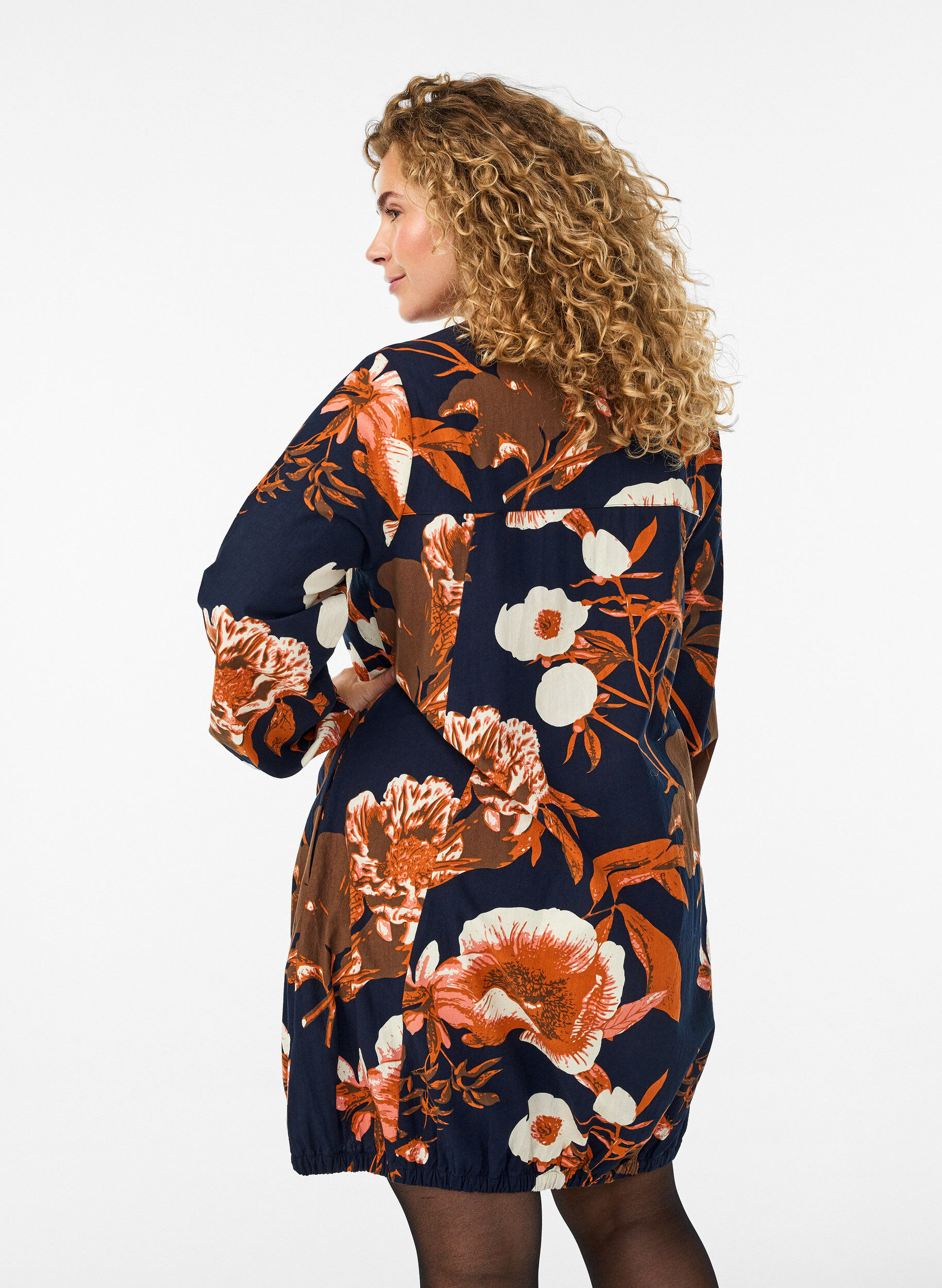 ZizziKorte katoenen jurk met een elastische zoom en lange mouwen, Zwart, Model image number 2