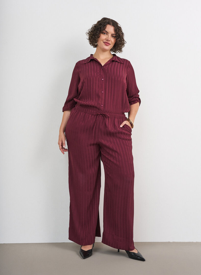 Broek met textuurstrepen en rechte pijpen, Rood, Model image number 1