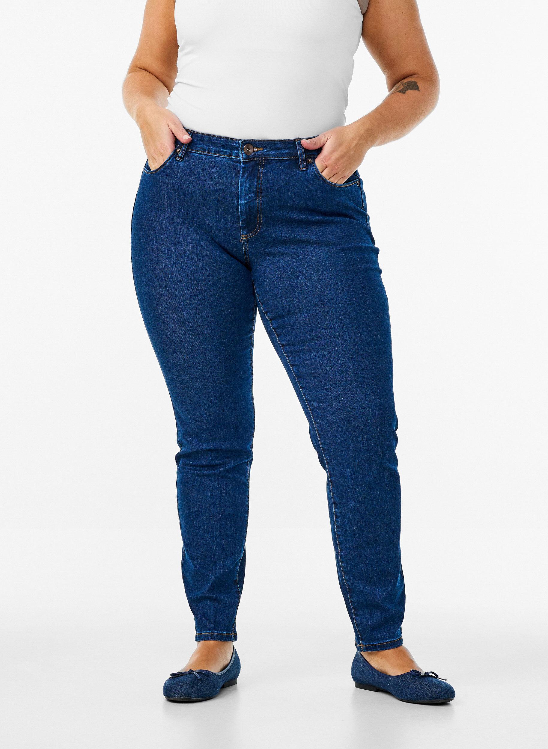 ZizziSlim-fit Emily jeans met normale taille, Blauw, Model image number 2