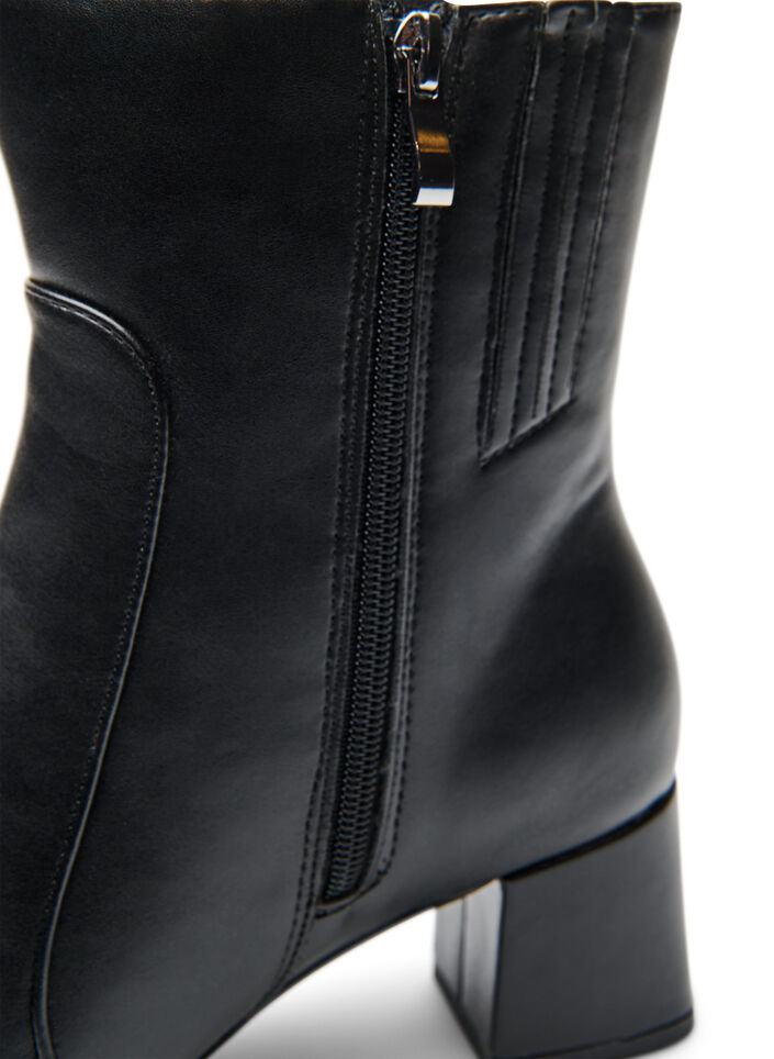 Wide fit - Enkelboots met blokhak, Black, Packshot