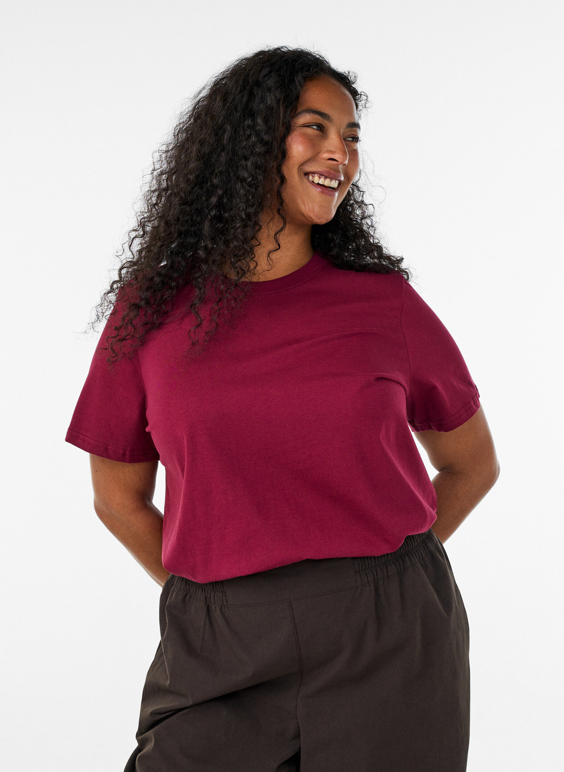 Basic katoenen T-shirt met ronde hals, Rood, Model