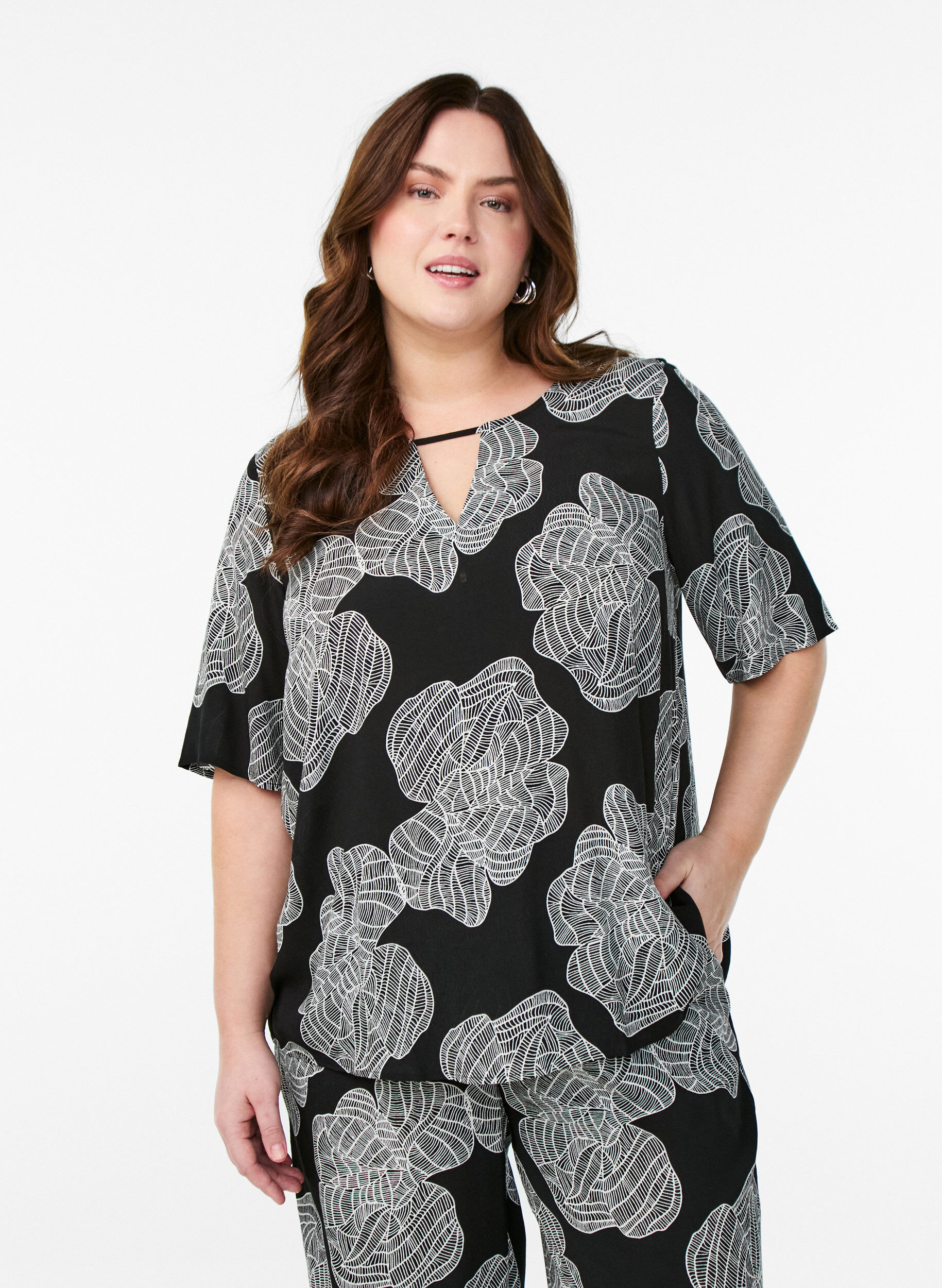 Korte mouw visrose Blouse met print, Zwart, Model