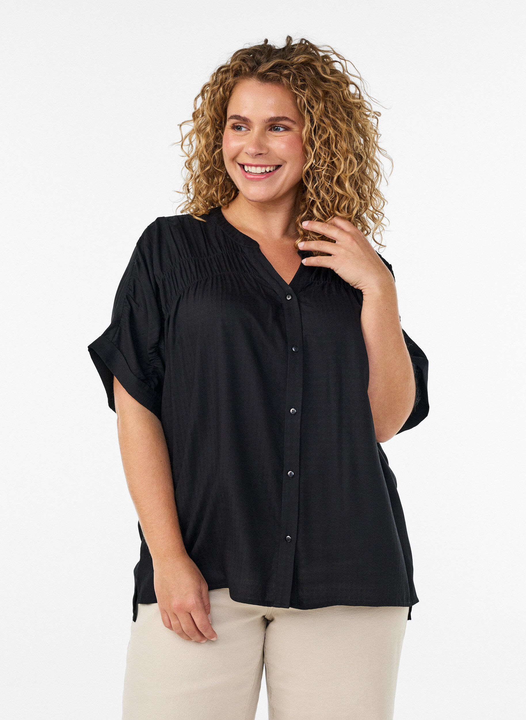 Viscose blouse met korte mouwen en rimpeldetail, Zwart, Model