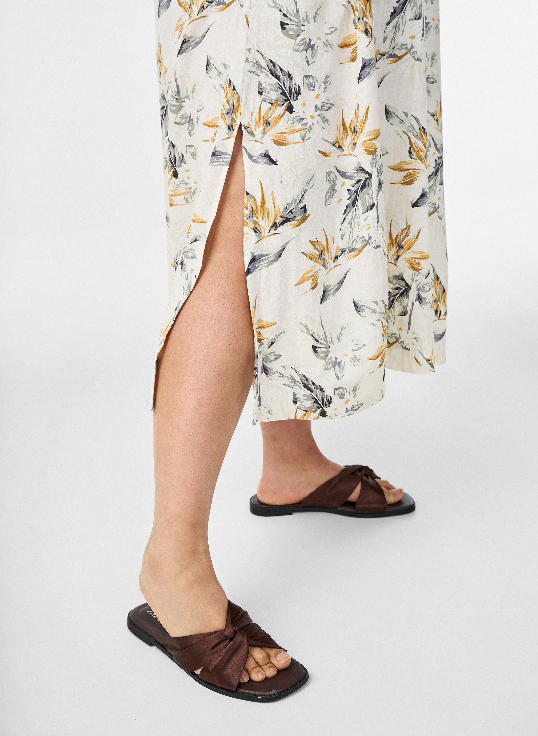 ZizziMidi-jurk in linnen en viscose met 1/2 mouwen, Wit, Model image number 2