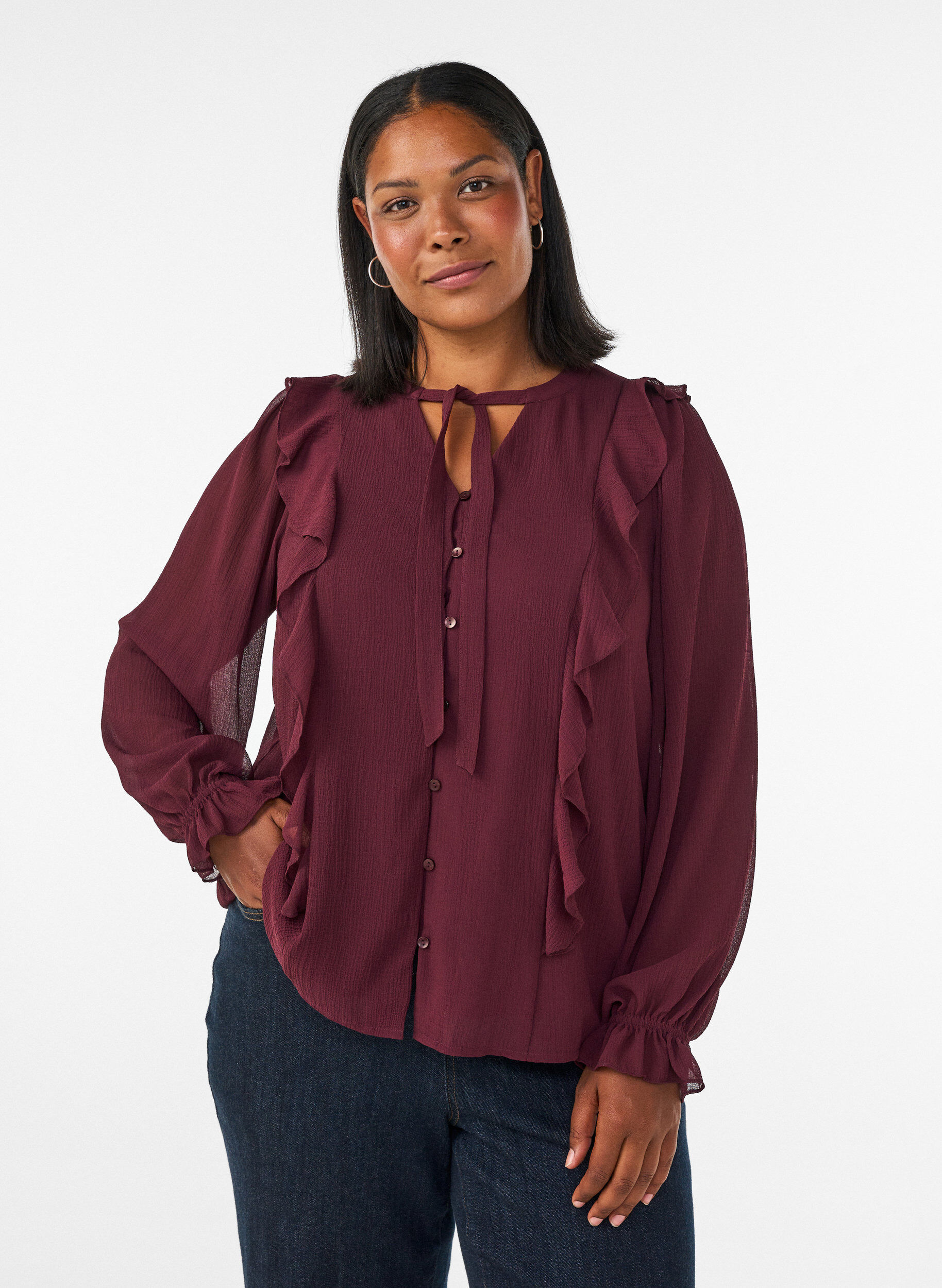 Transparante blouse met ruches en striksluiting, Rood, Model