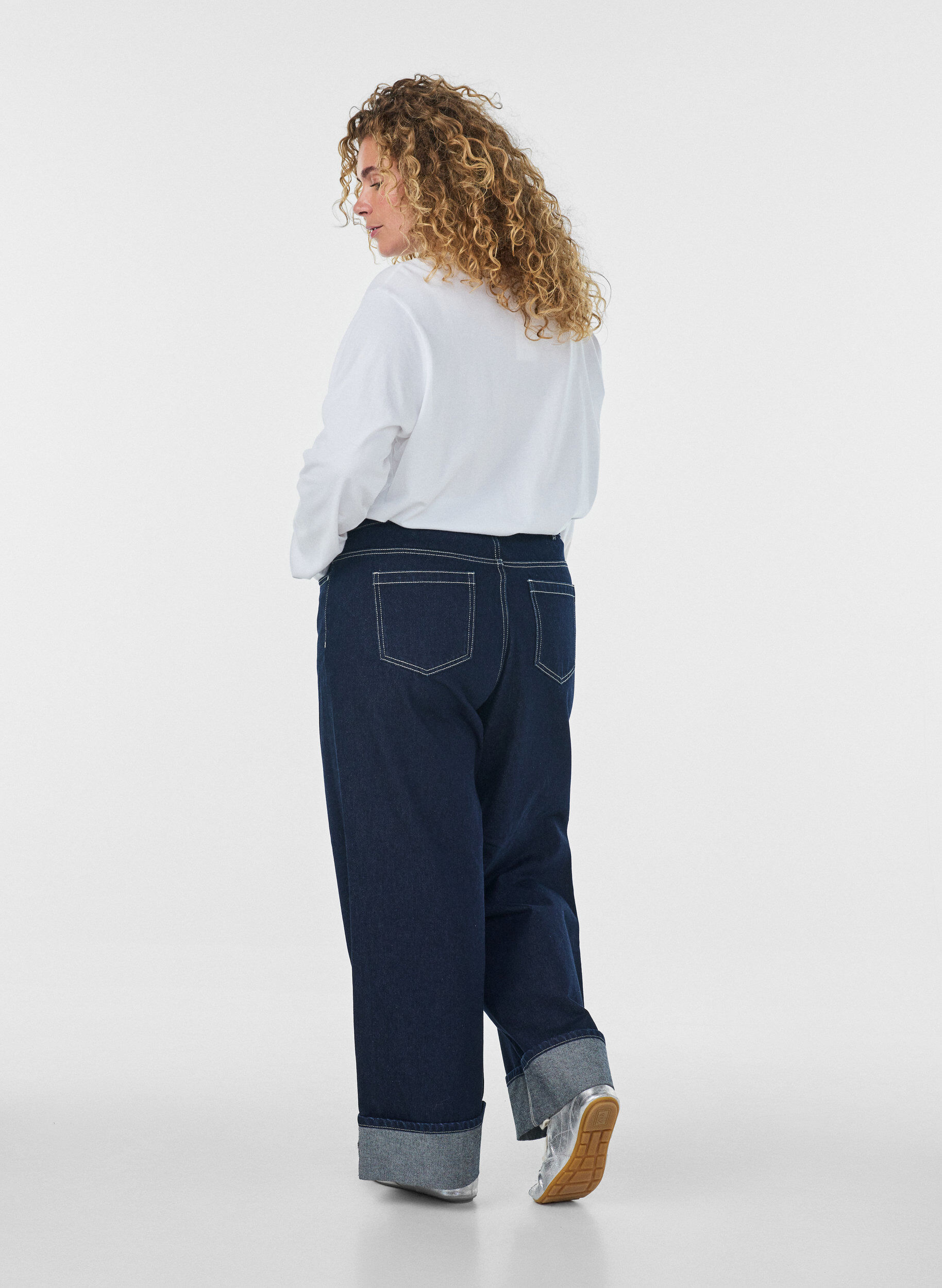 ZizziWide fit jeans met brede omslag en contraststiksels, Blauw, Model image number 1