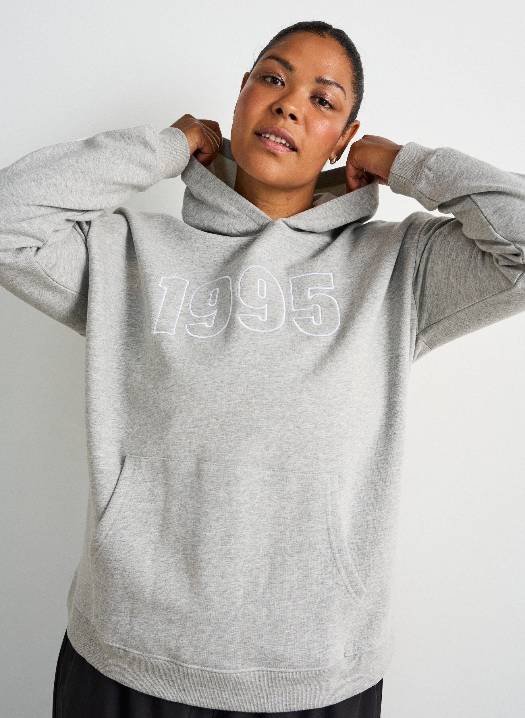 Hoodie met geborduurd motief, Grijs, Model