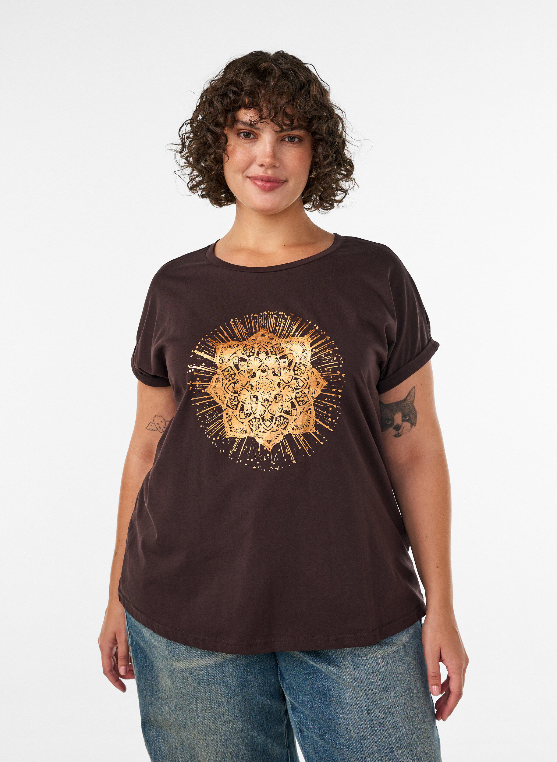 T-shirt met decoratieve print aan de voorkant, Bruin, Model