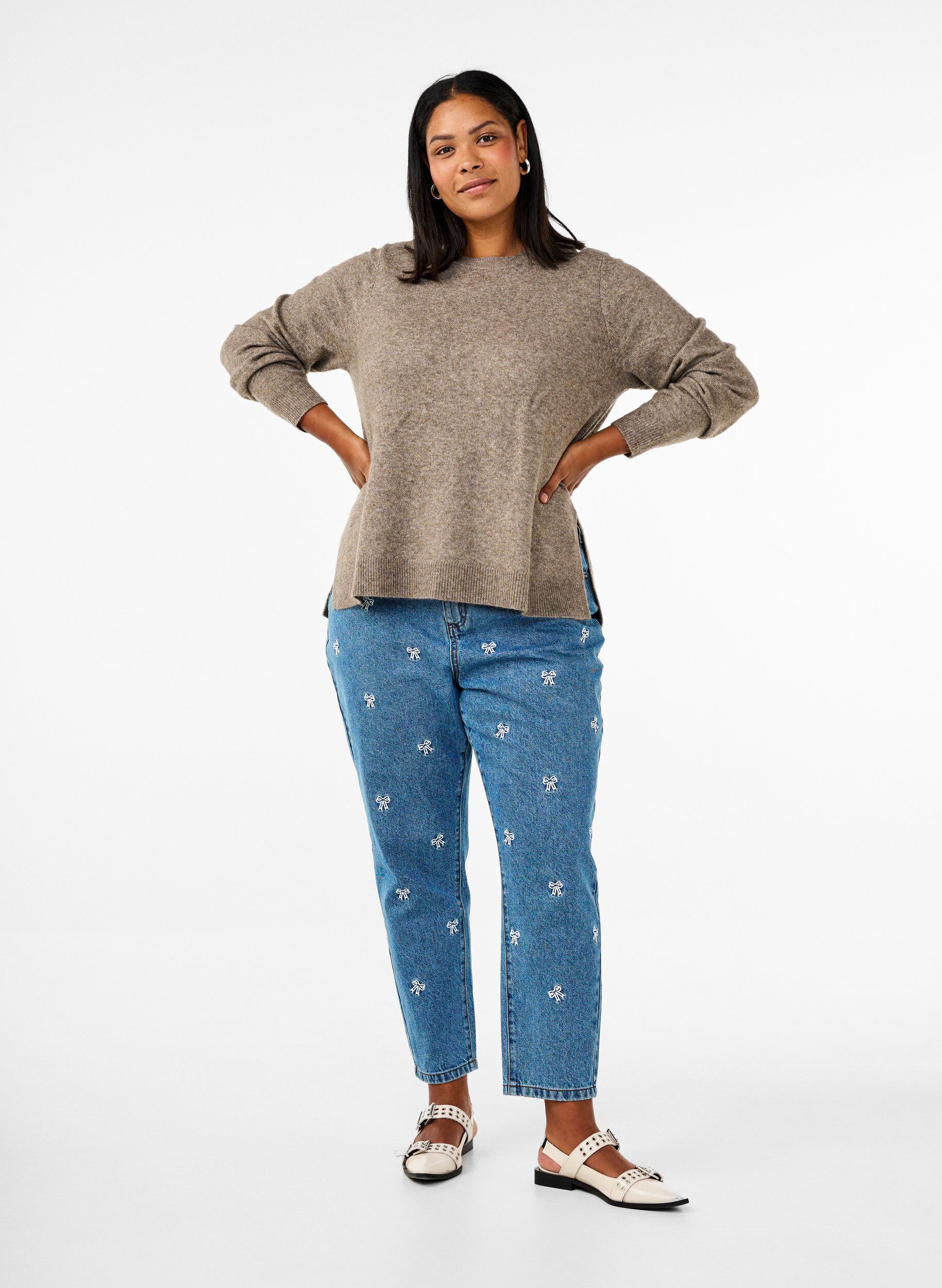 ZizziGebreide trui met wol en splitten, Walnut Mel., Model image number 2