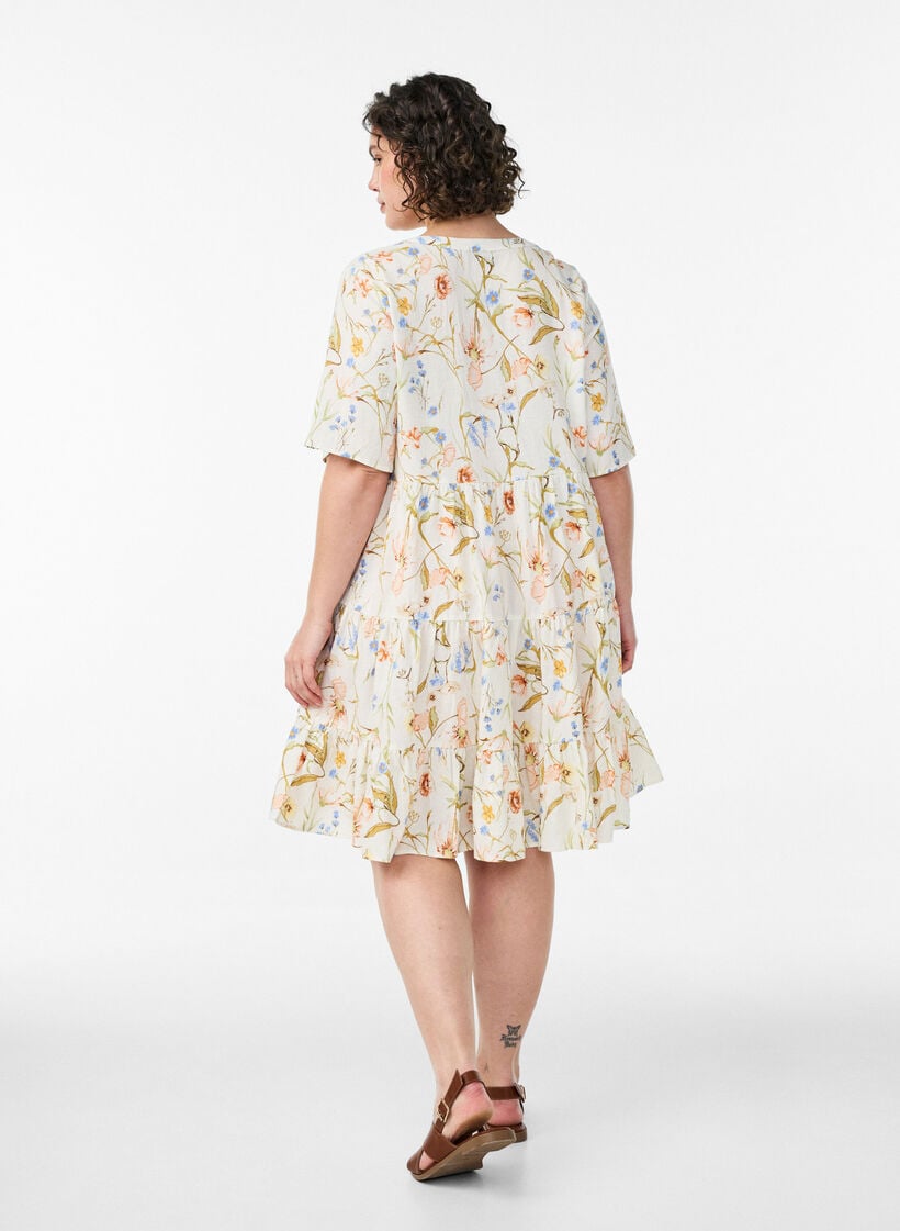 Knielange A-lijn jurk in linnen en viscose, Vanille, Model image number 2