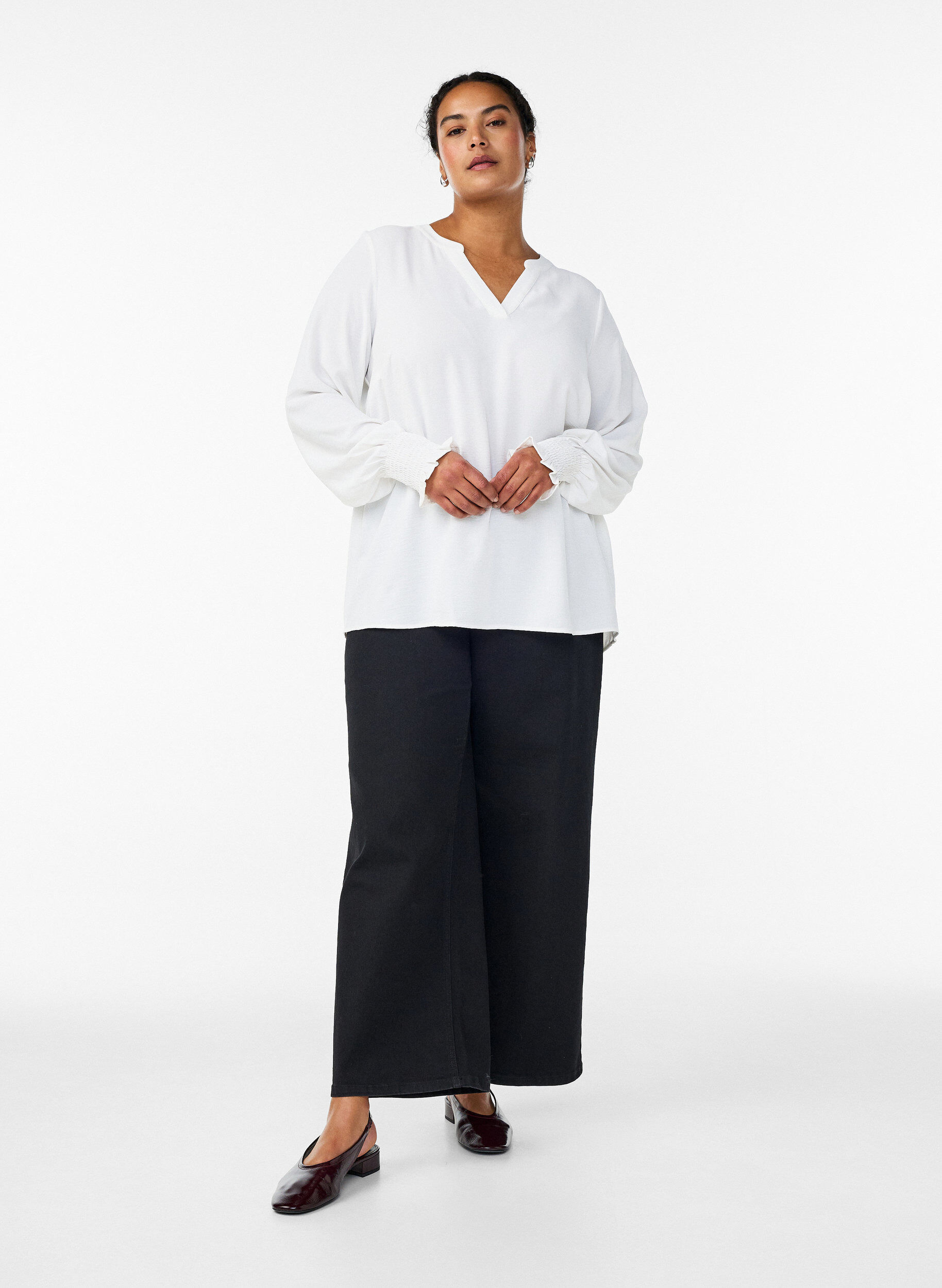 ZizziBlouse met smockmanchetten en V-hals, Vanille, Model image number 1
