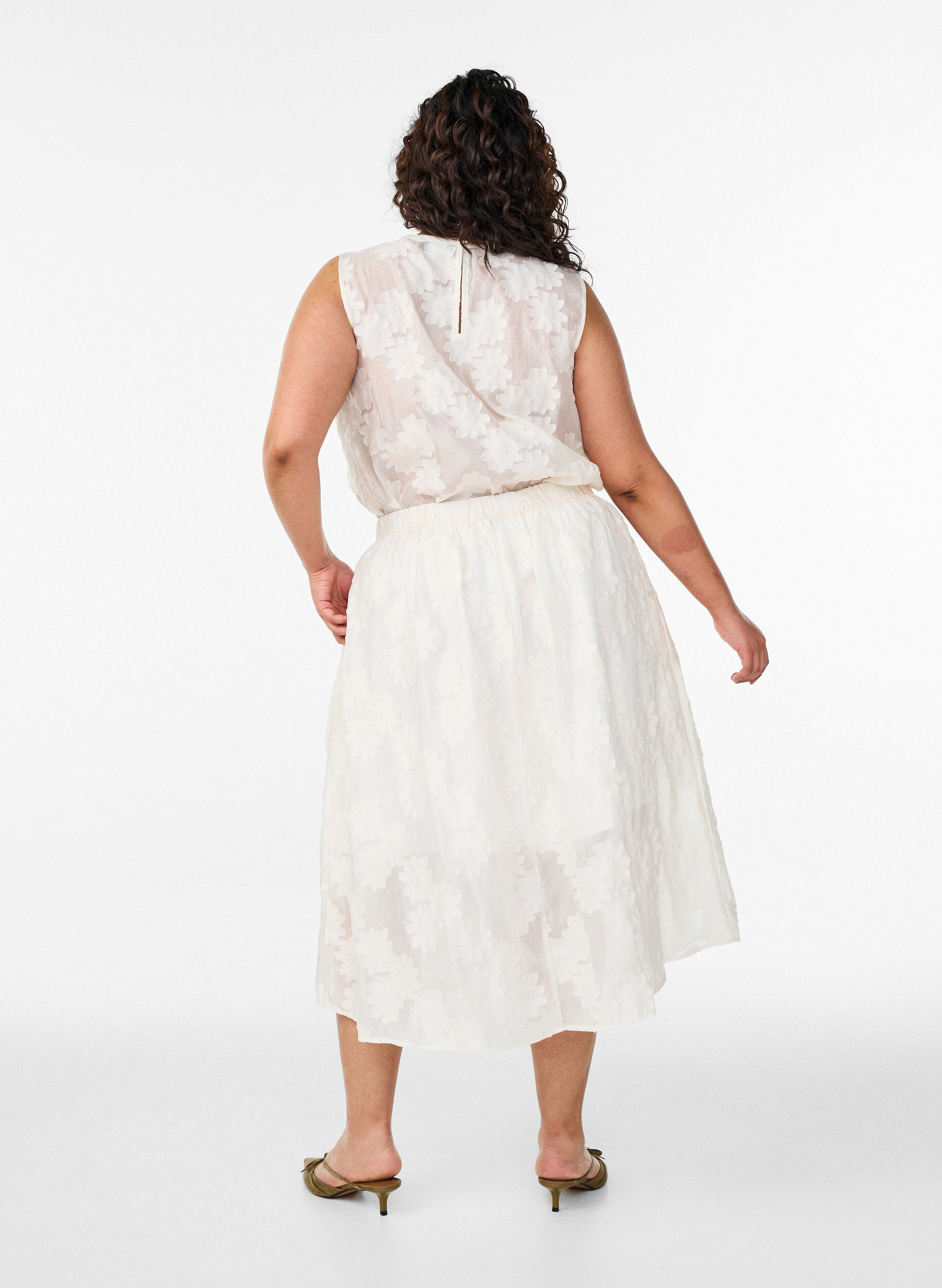 Zizzi Jupe midi en jacquard floral, Vanille, Model image number 1