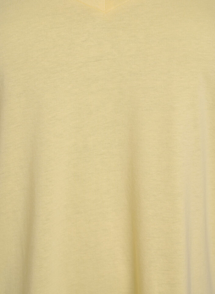 T-shirt &agrave; manches courtes avec col en V, Jaune clair, Packshot image number 2