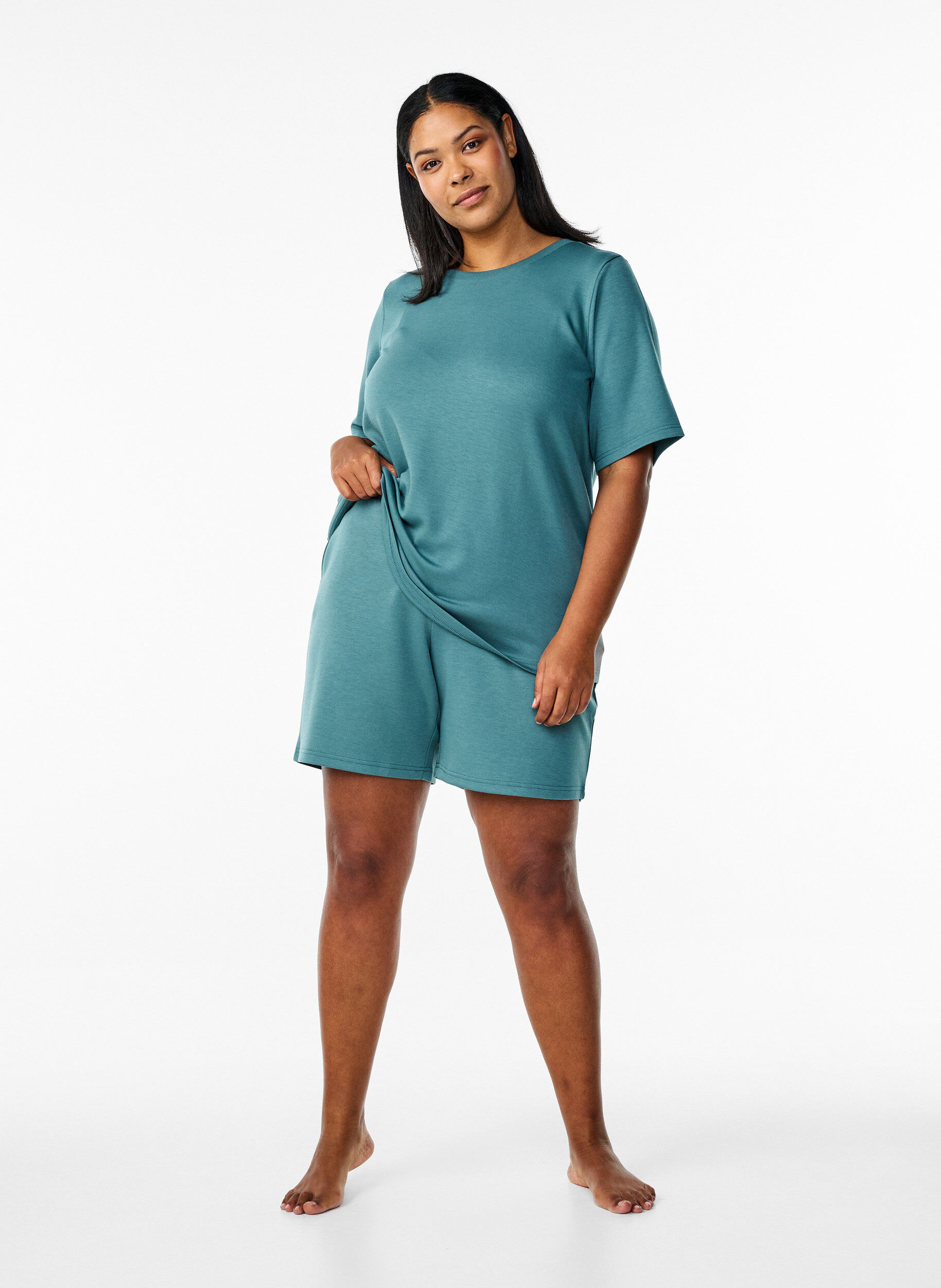 ZizziShorts van modalmix met zakken, Groen, Model image number 1