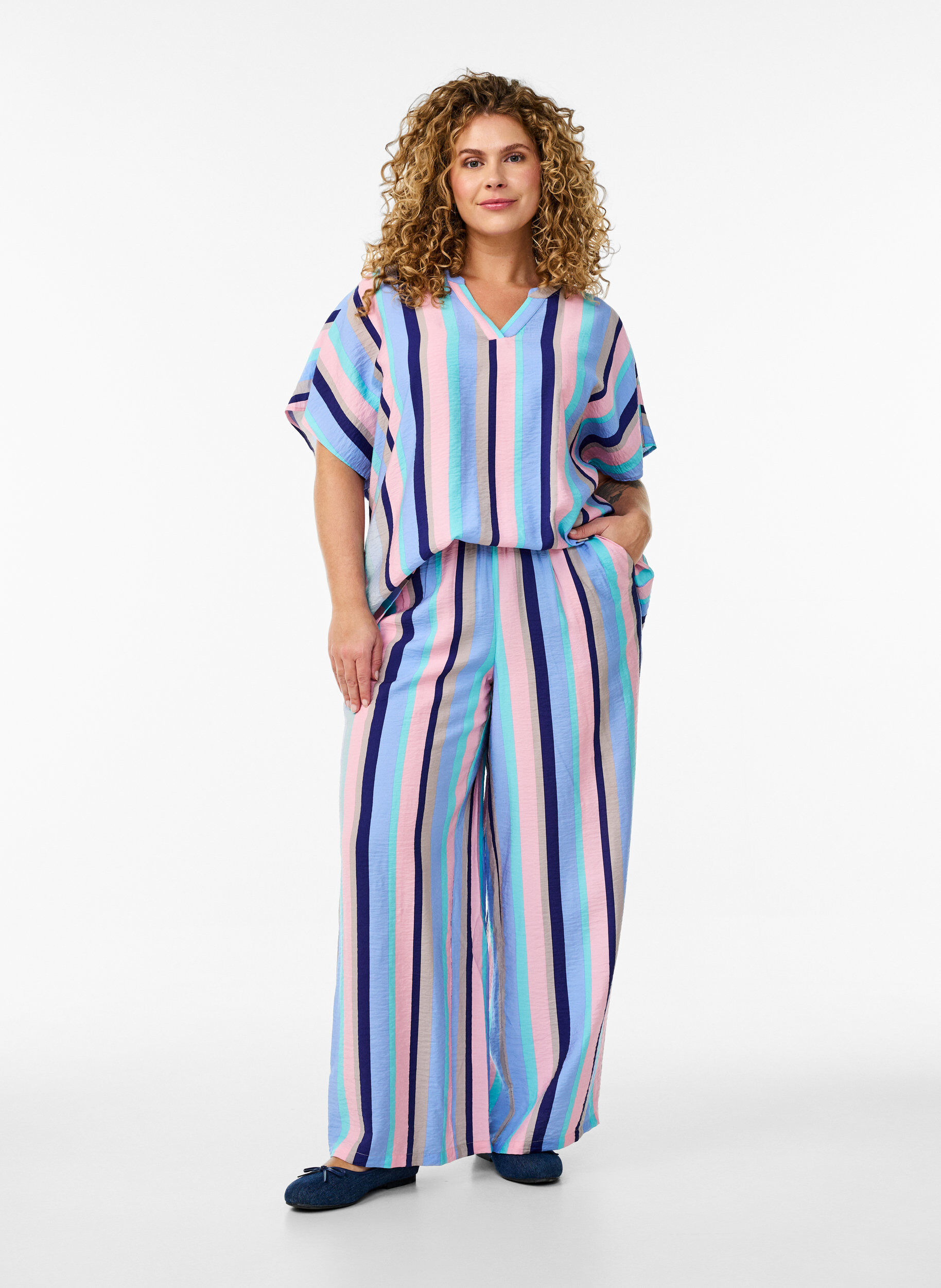 ZizziBlouse van viscose met strepen en korte mouwen, Blauw, Model image number 1