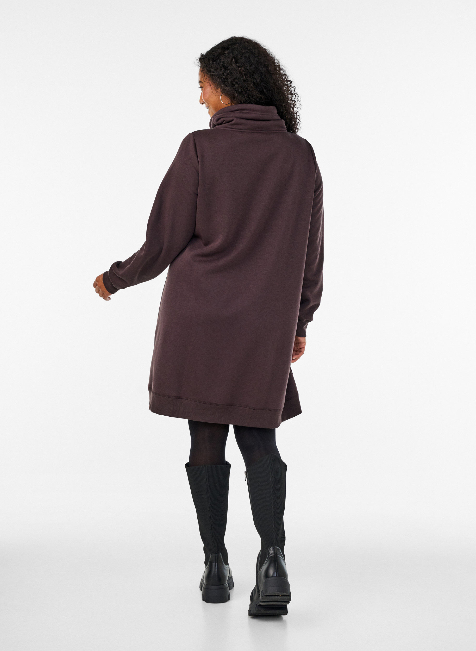 ZizziKort sweatshirt jurk met hoge kraag en zakken, Bruin, Model image number 2