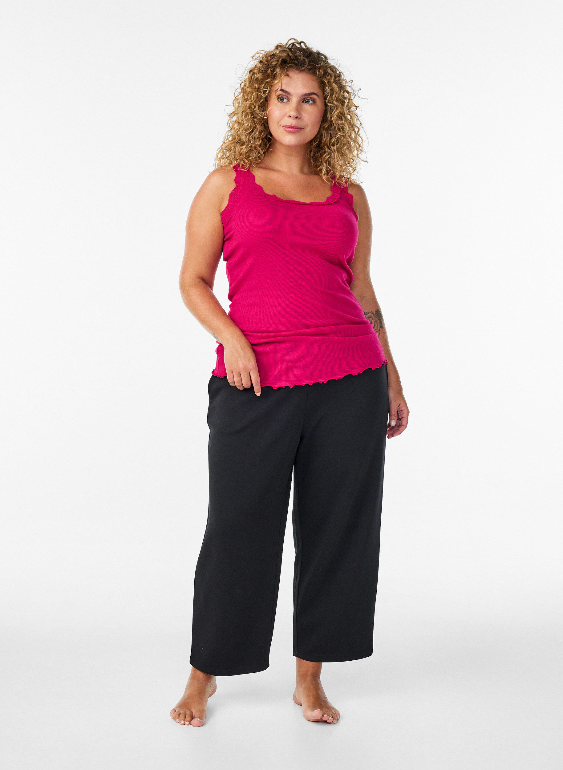 Zizzi Haut avec bordure en dentelle, Rose, Model image number 1