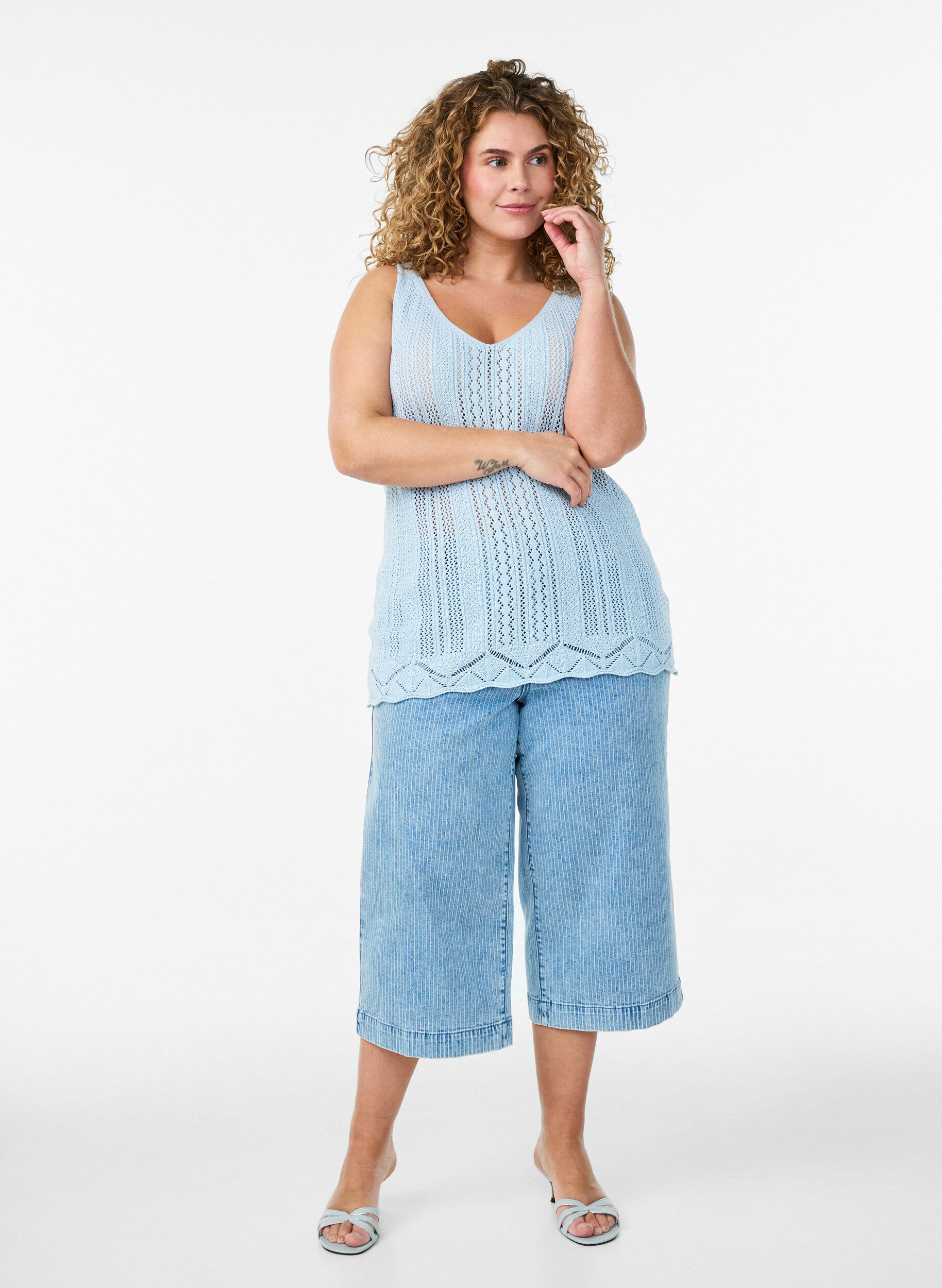 ZizziGebreide top met broderie ajour en V-hals, Blauw, Model image number 1