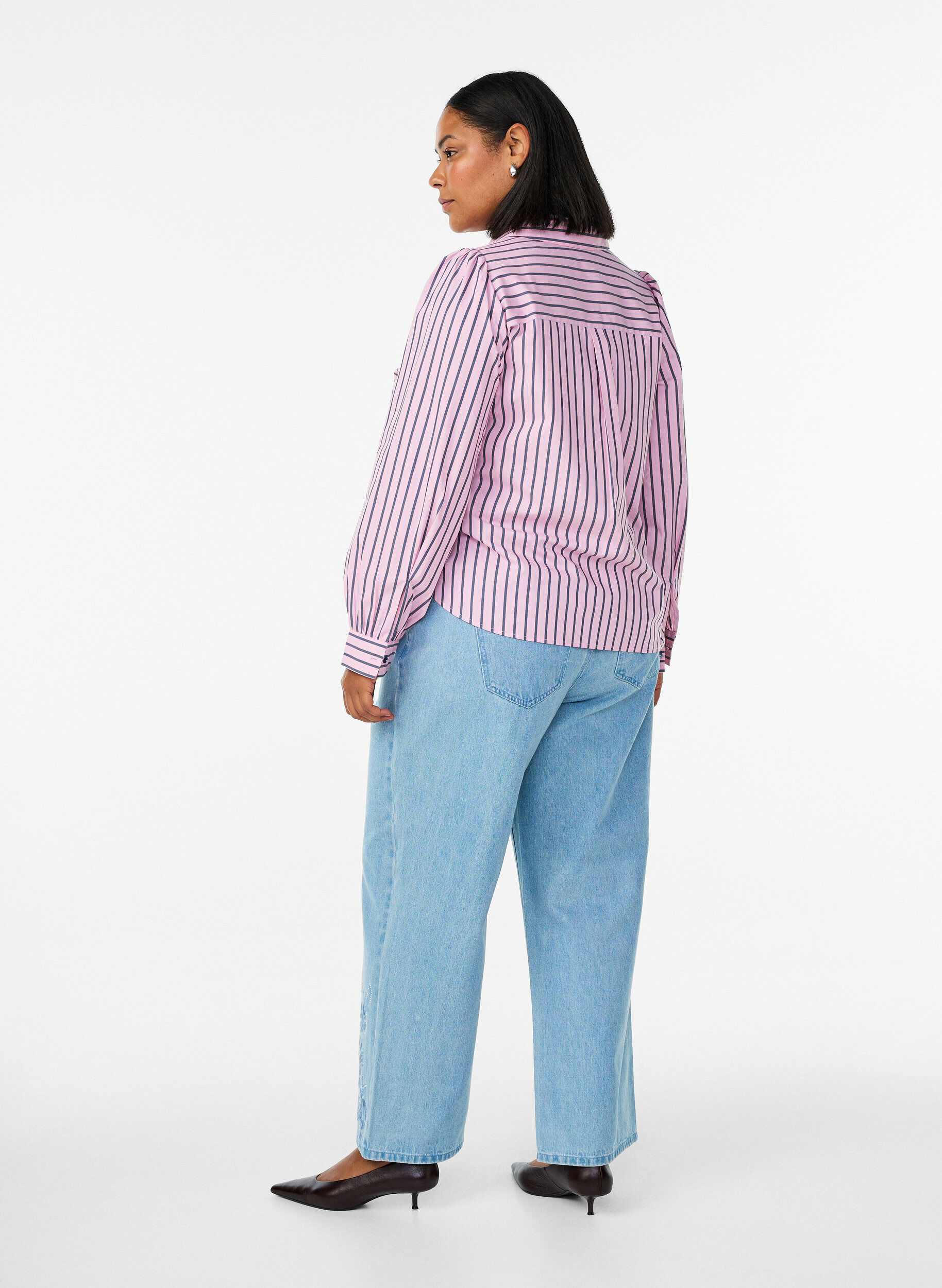 ZizziMyra jeans met wide fit en bloemendetails, Blauw, Model image number 1