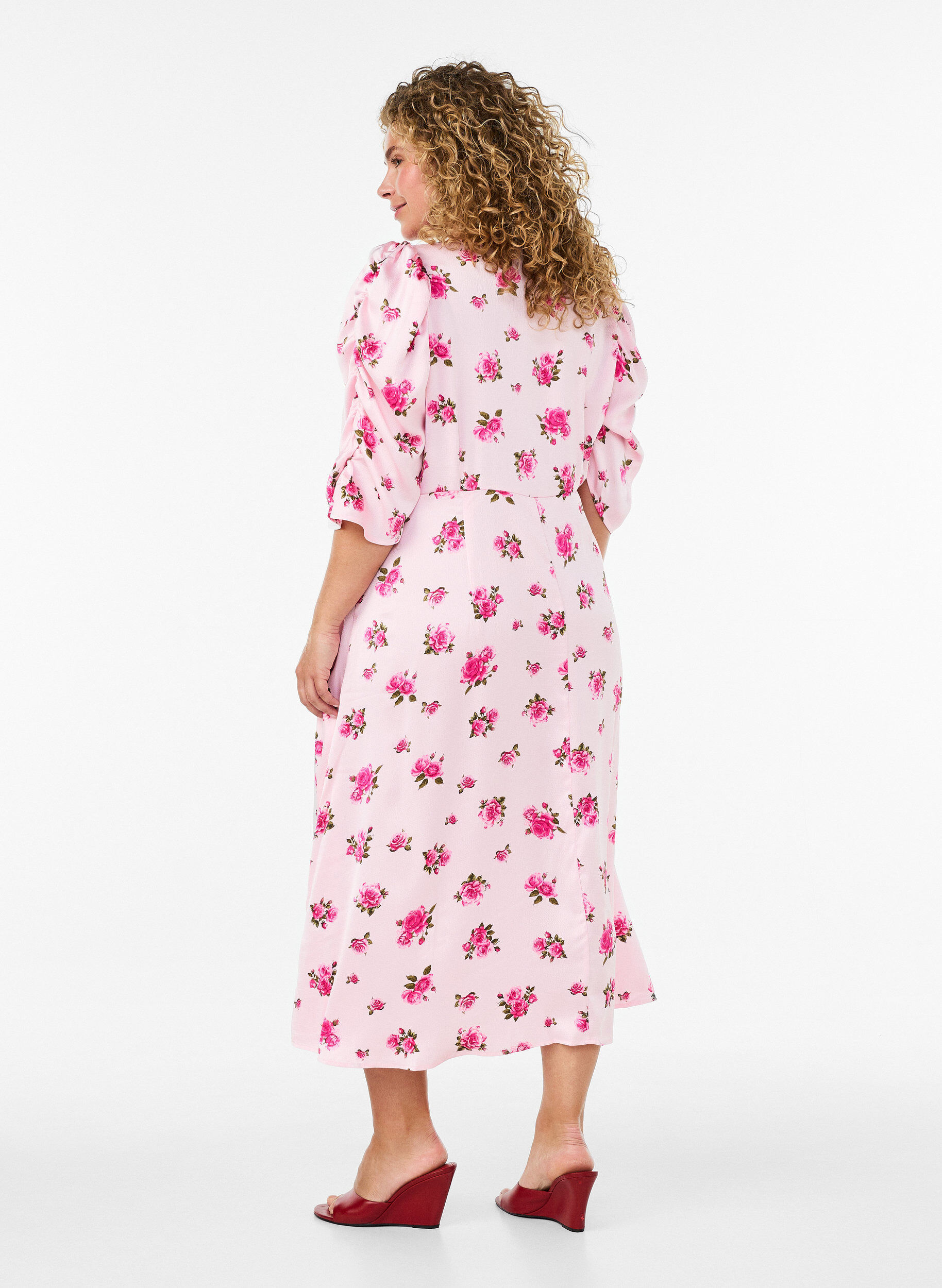 ZizziMidi-jurk met bloemen en pofmouwen, Roze, Model image number 1