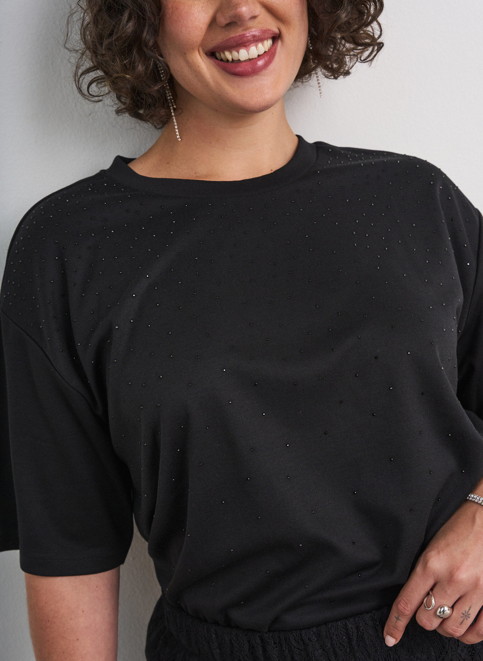 ZizziT-shirt met strass-steentjes en ronde hals, Zwart, Model image number 3