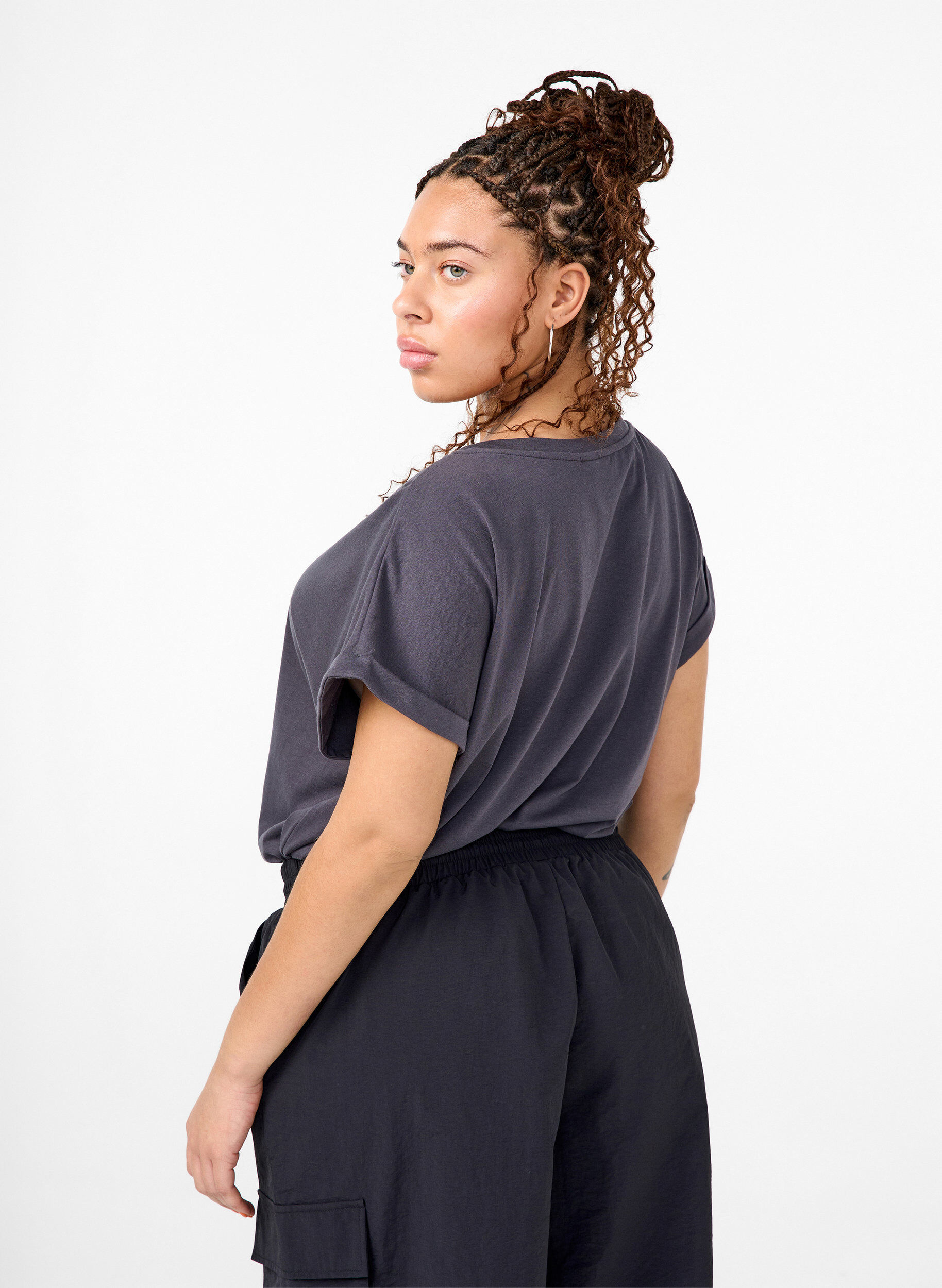 Zizzi T-shirt &agrave; manches courtes en m&eacute;lange de coton, Gris anthracite, Model image number 2