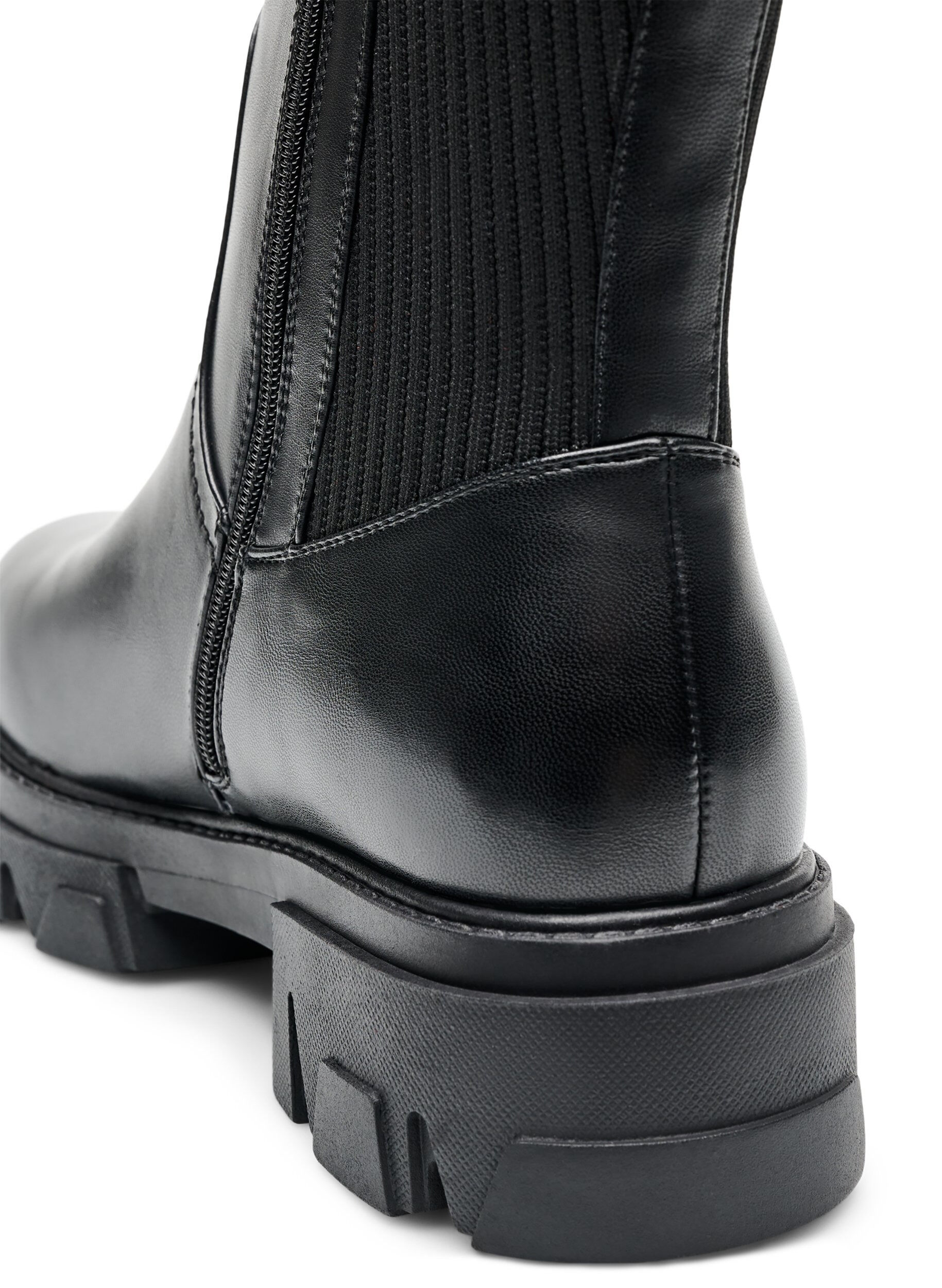 ZizziChelsea boot met een chunky zool en geribde panelen, Zwart, Packshot image number 4