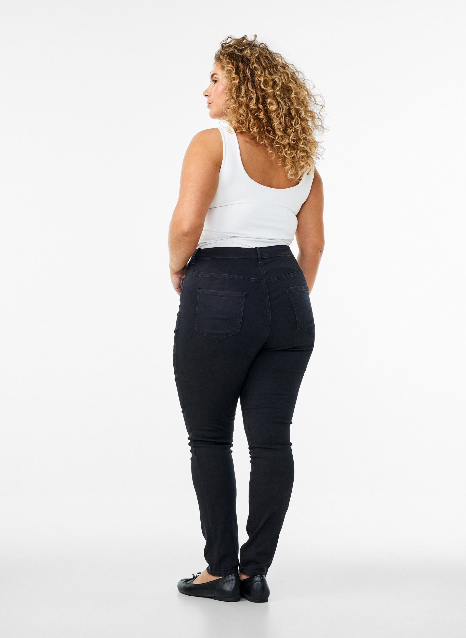 ZizziSuper strakke Amy jeans met hoge taille, Zwart, Model image number 1