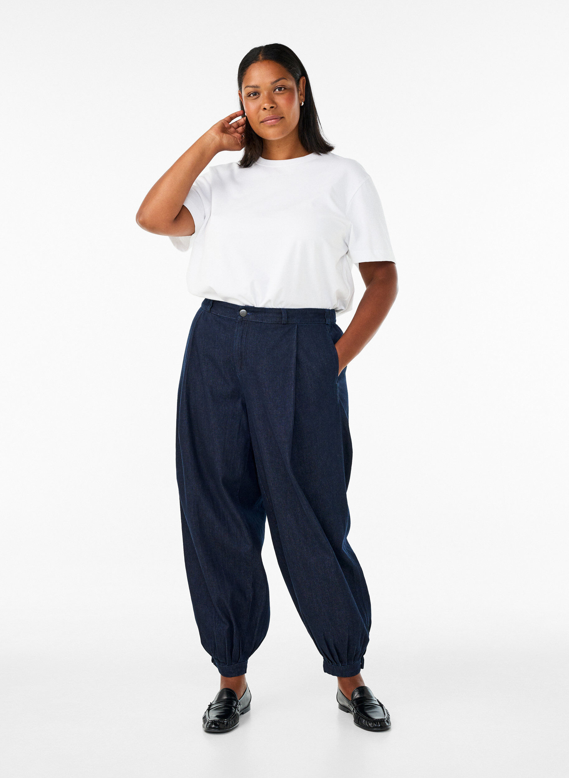 High waist ballonjeans, Blauw, Model