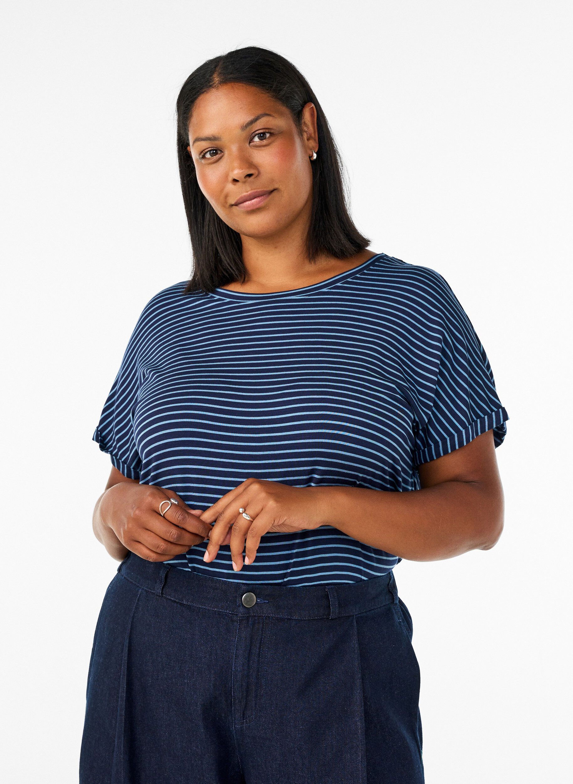 Gestreept T-shirt in viscose met een ronde hals, Blauw, Model