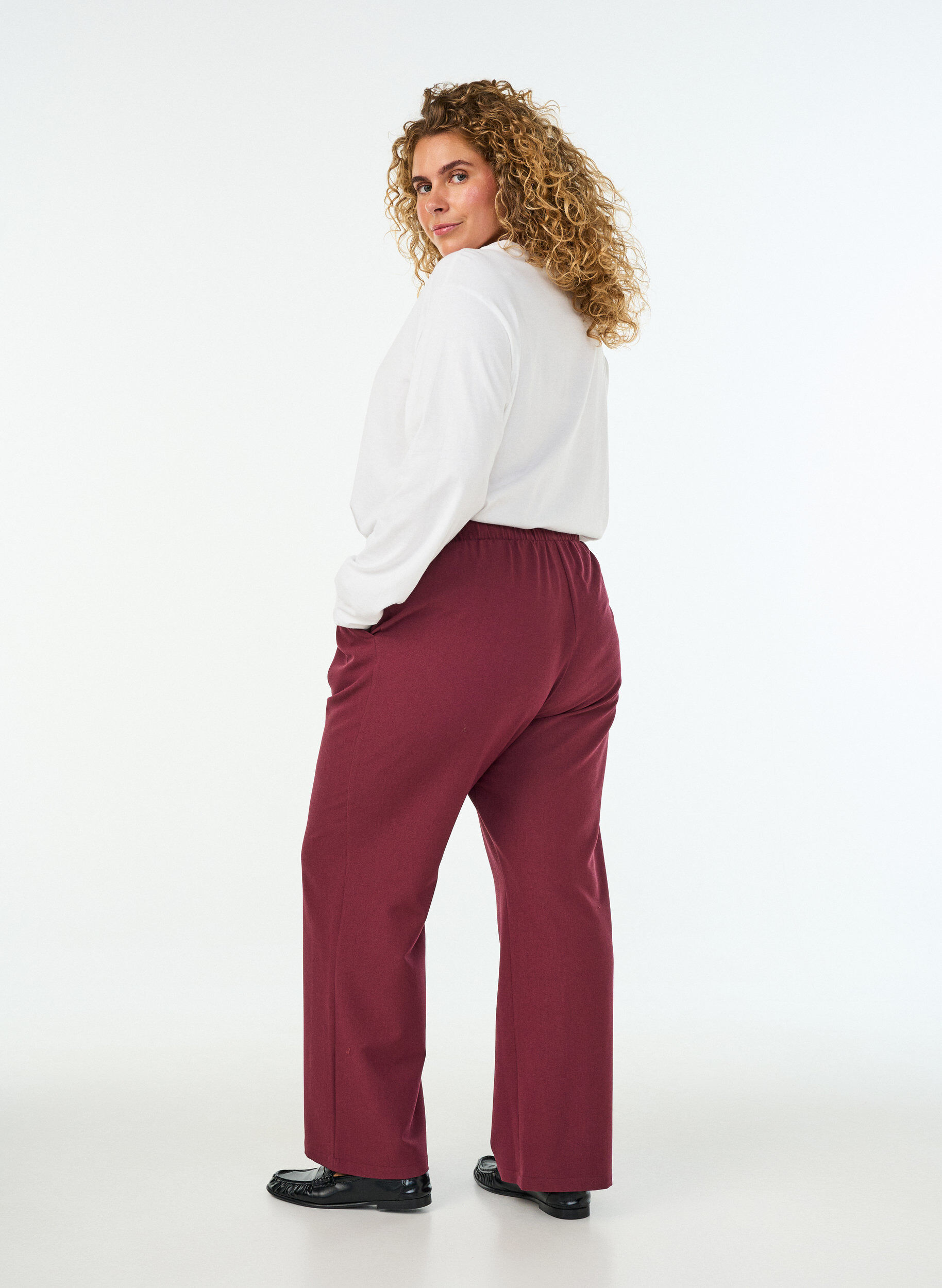 ZizziBroek met zakken en een losse pasvorm, Rood, Model image number 1