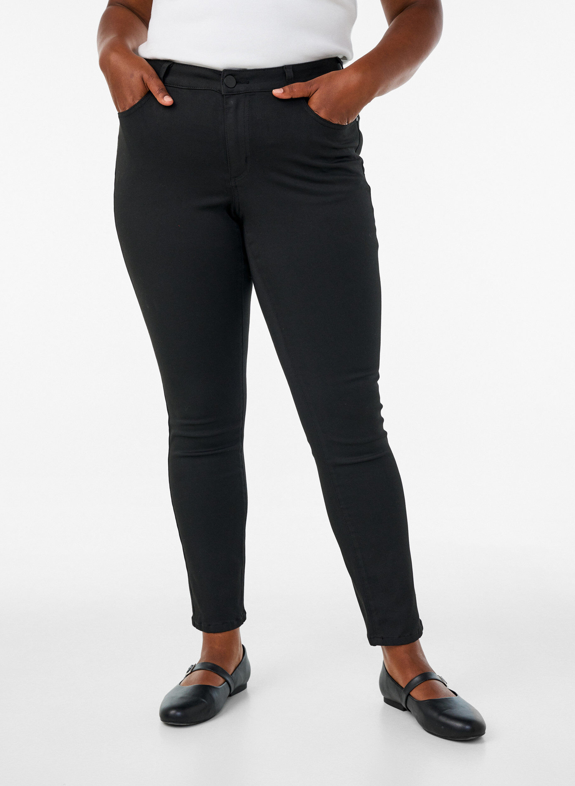 ZizziEmily Stay Black jeans met een reguliere taille, Zwart, Model image number 2