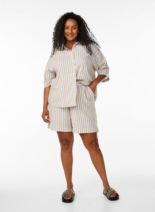 ZizziGestreepte korte broek van linnen en viscose, Beige, Model image number 1
