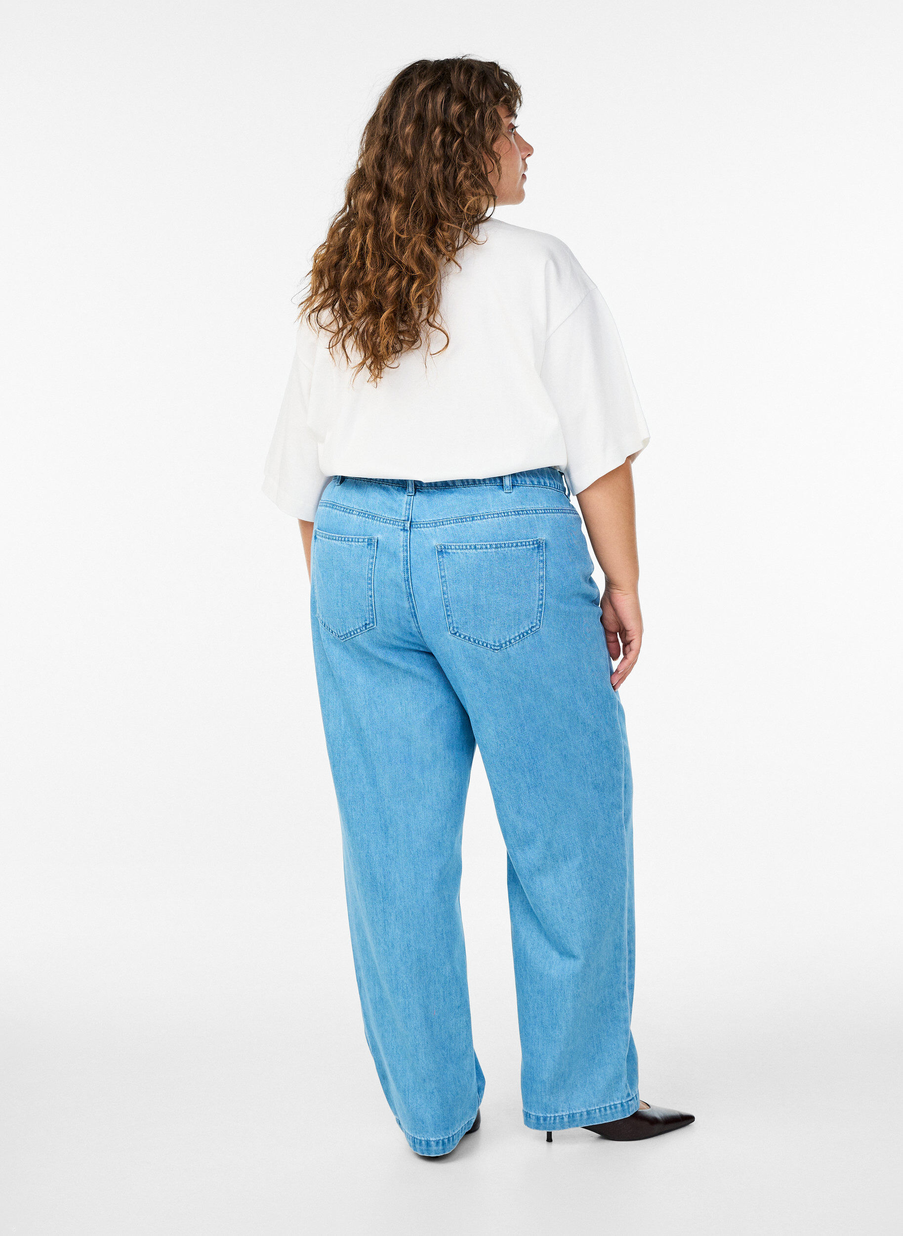 ZizziKiana jeans met een straight-fit en gedurfde stiksels, Blauw, Model image number 1