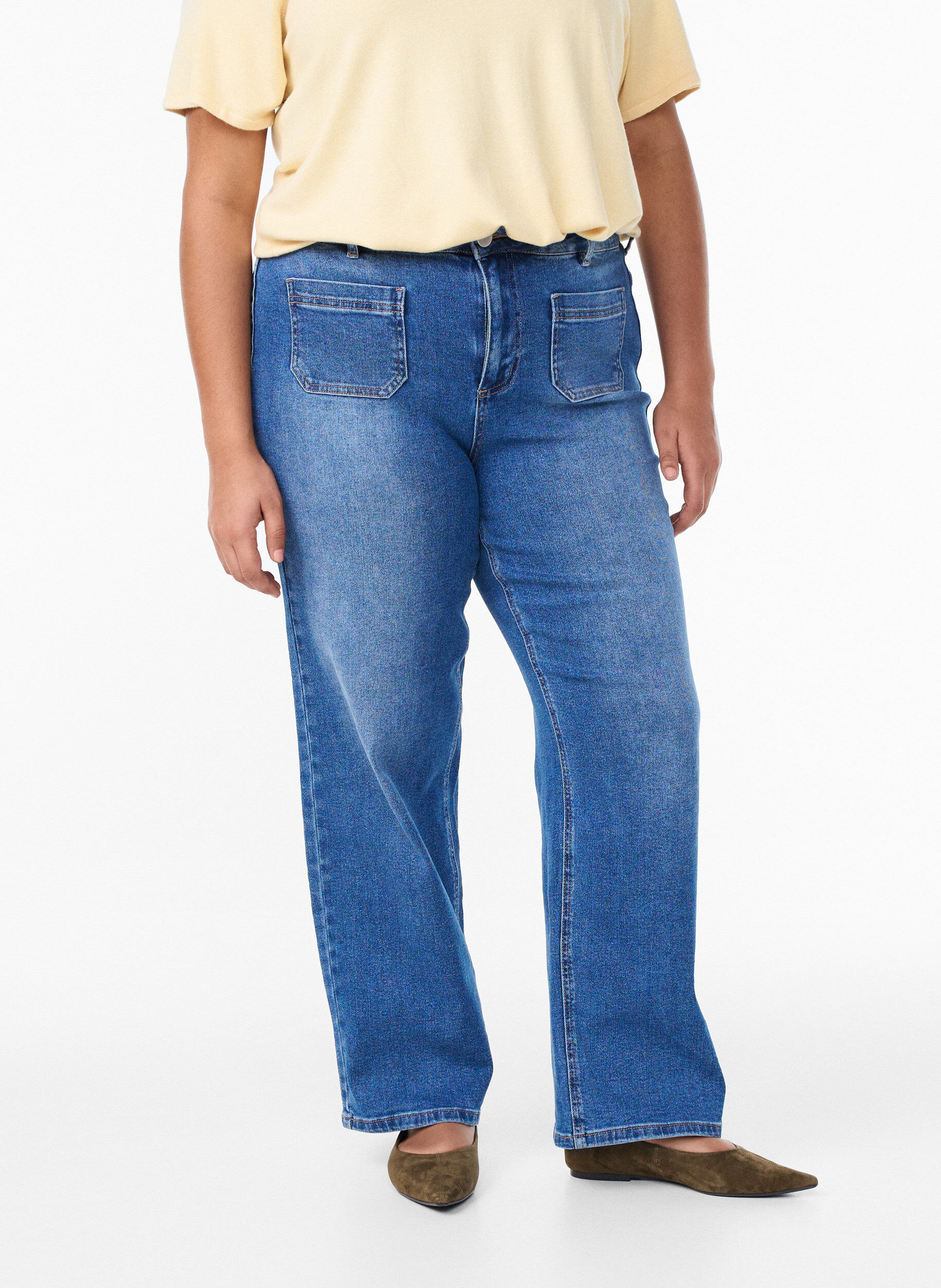 ZizziJeans met zakken aan de voorkant en rechte pijpen, Blauw, Model image number 2